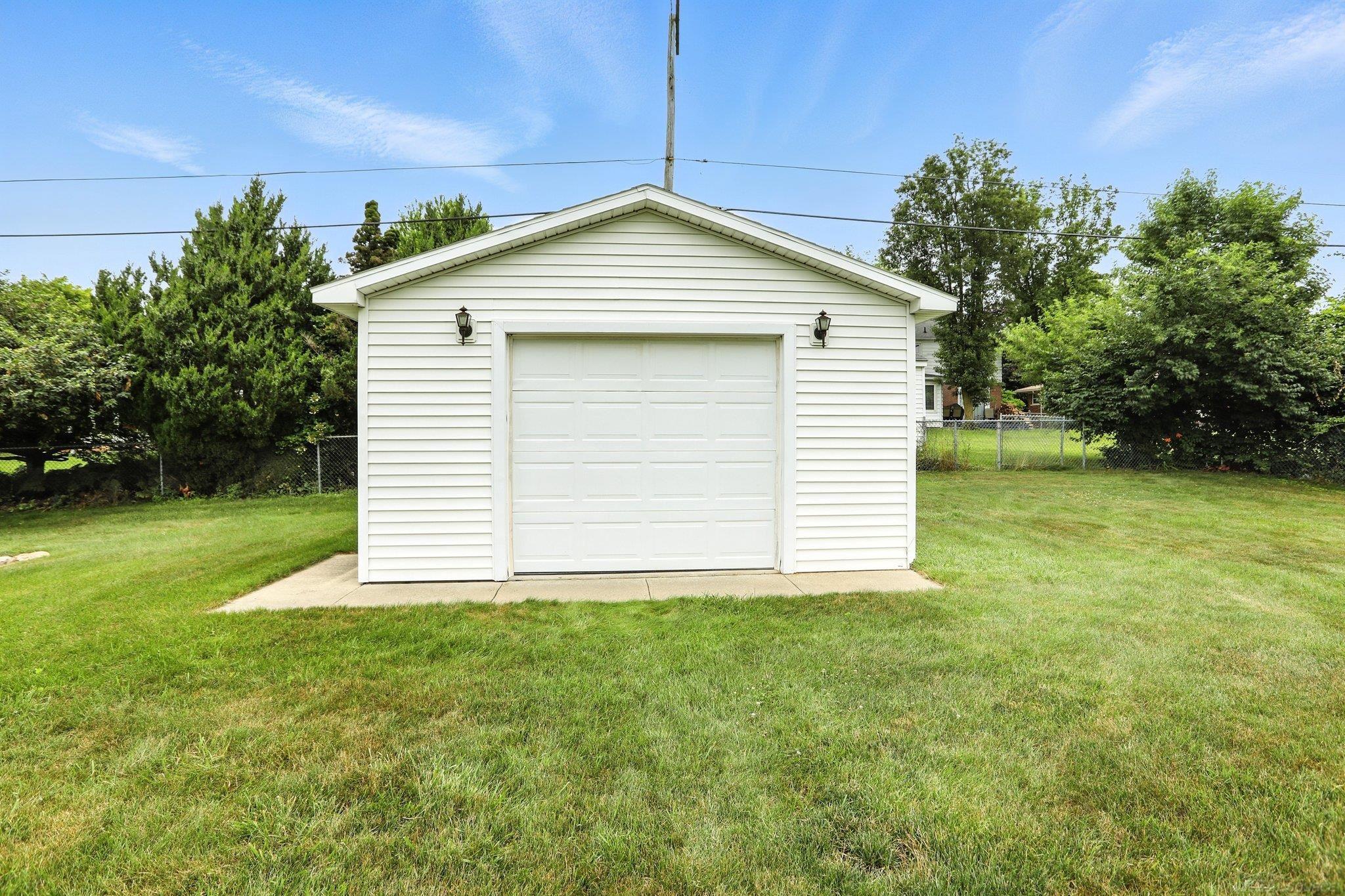 11477 N Crestline Drive