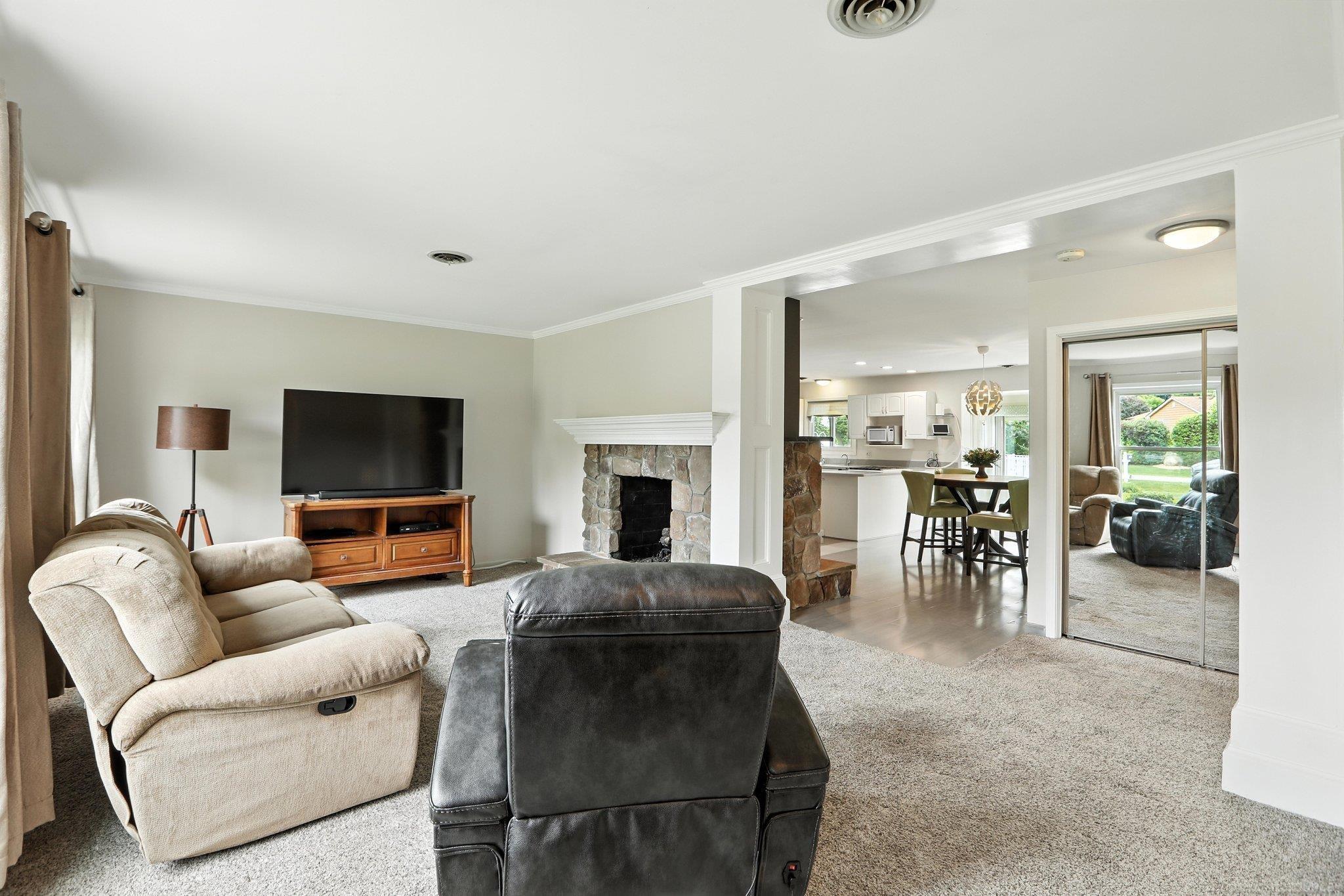 11477 N Crestline Drive