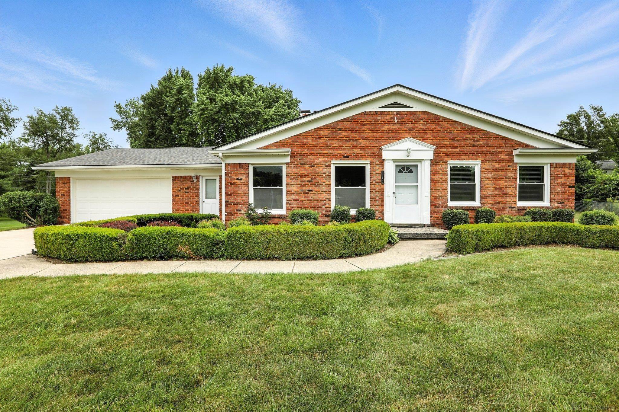 11477 N Crestline Drive