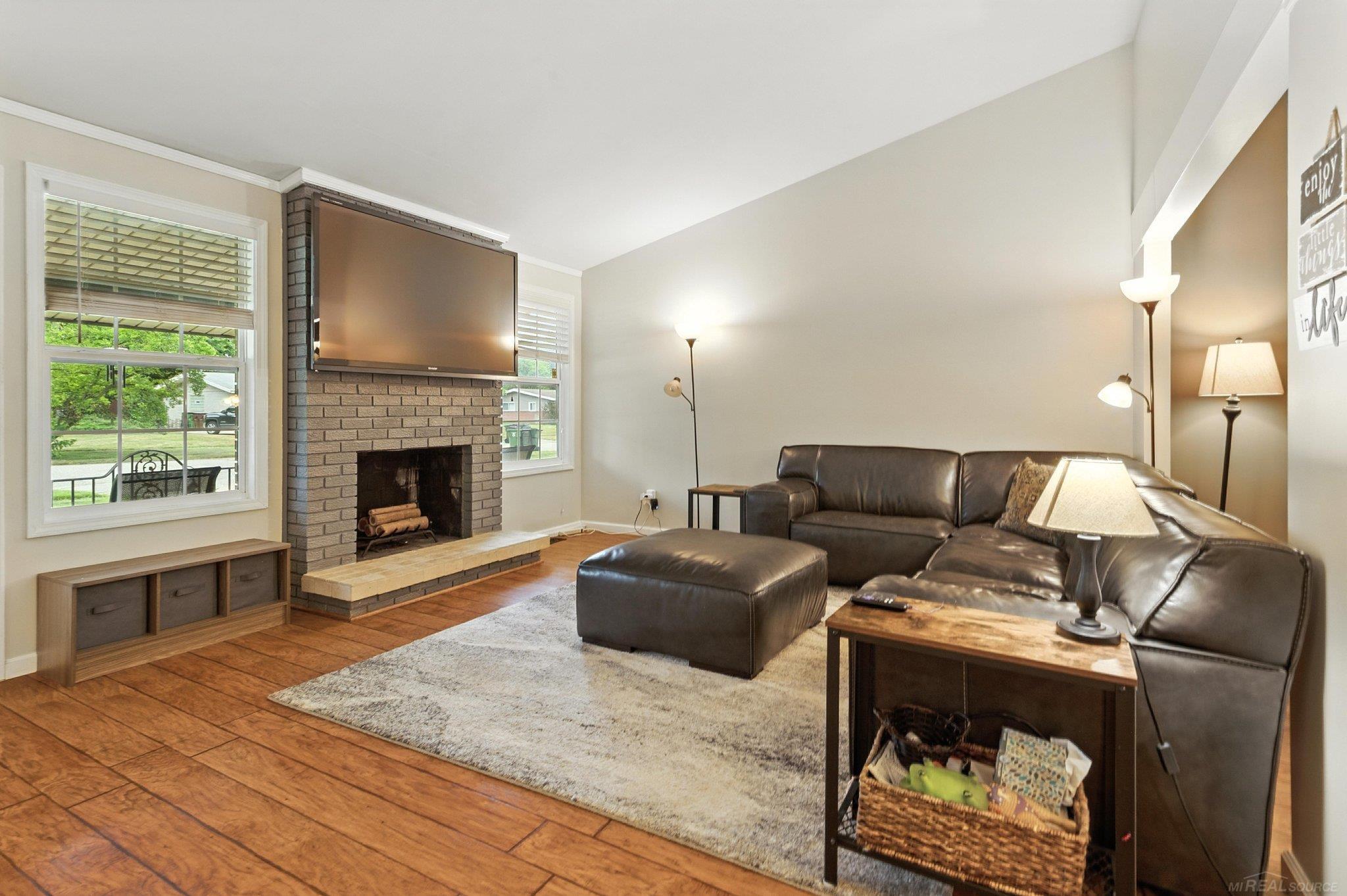 8526 Walnut Hill