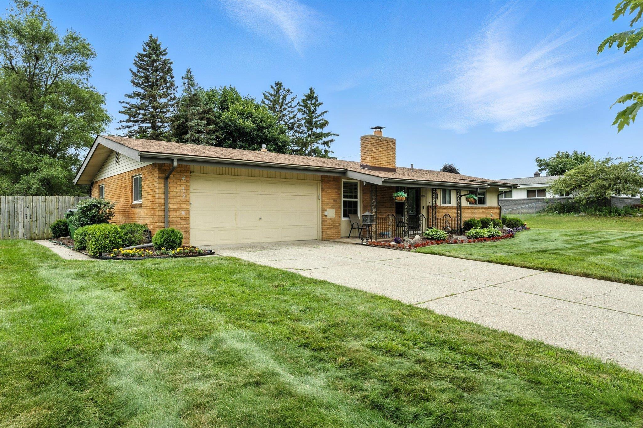 8526 Walnut Hill