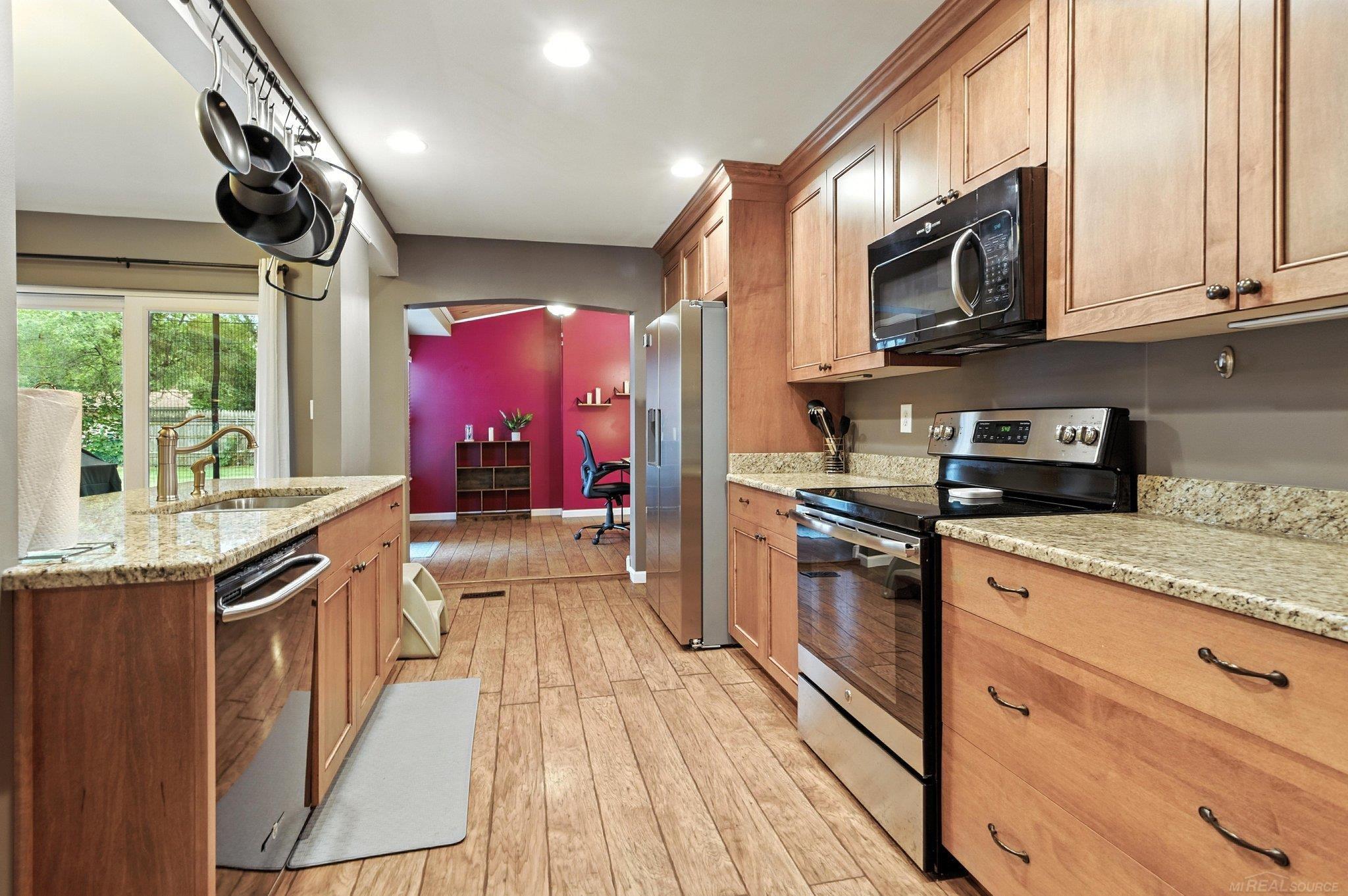 8526 Walnut Hill