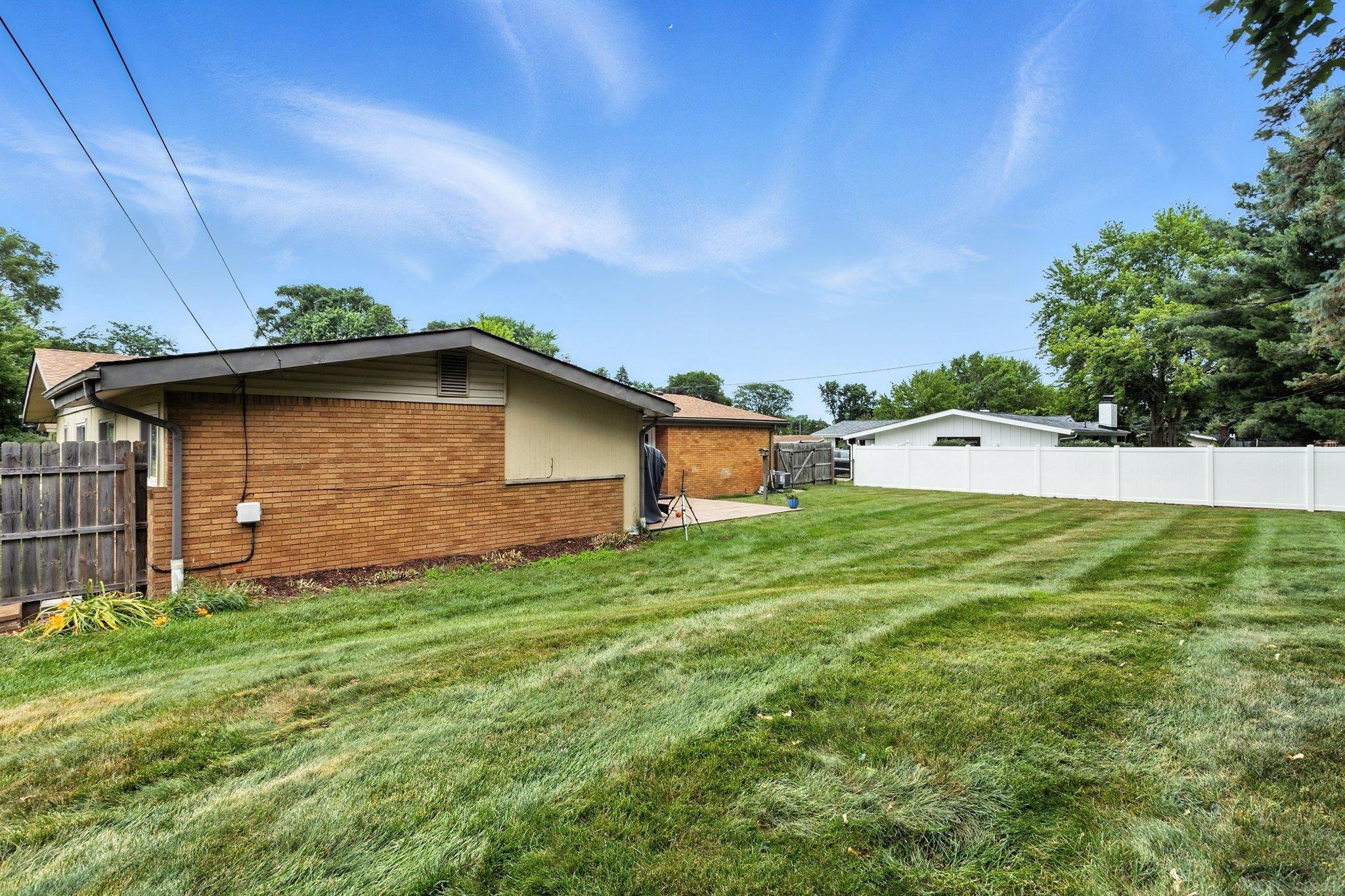 8526 Walnut Hill