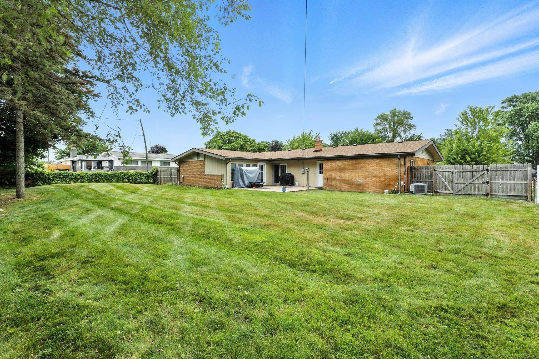 8526 Walnut Hill