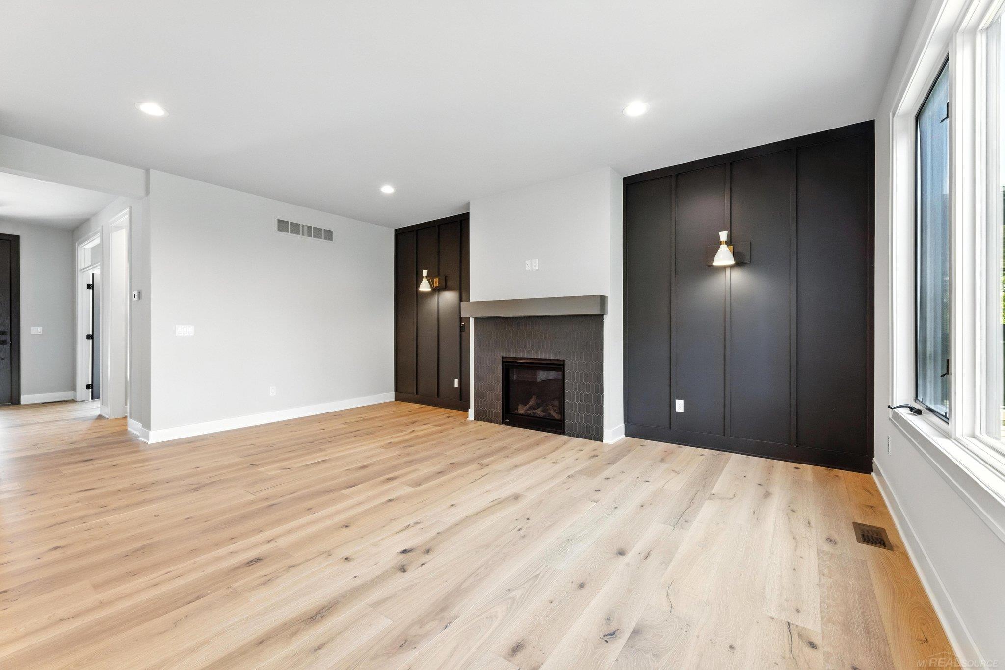 54824 Camden Court