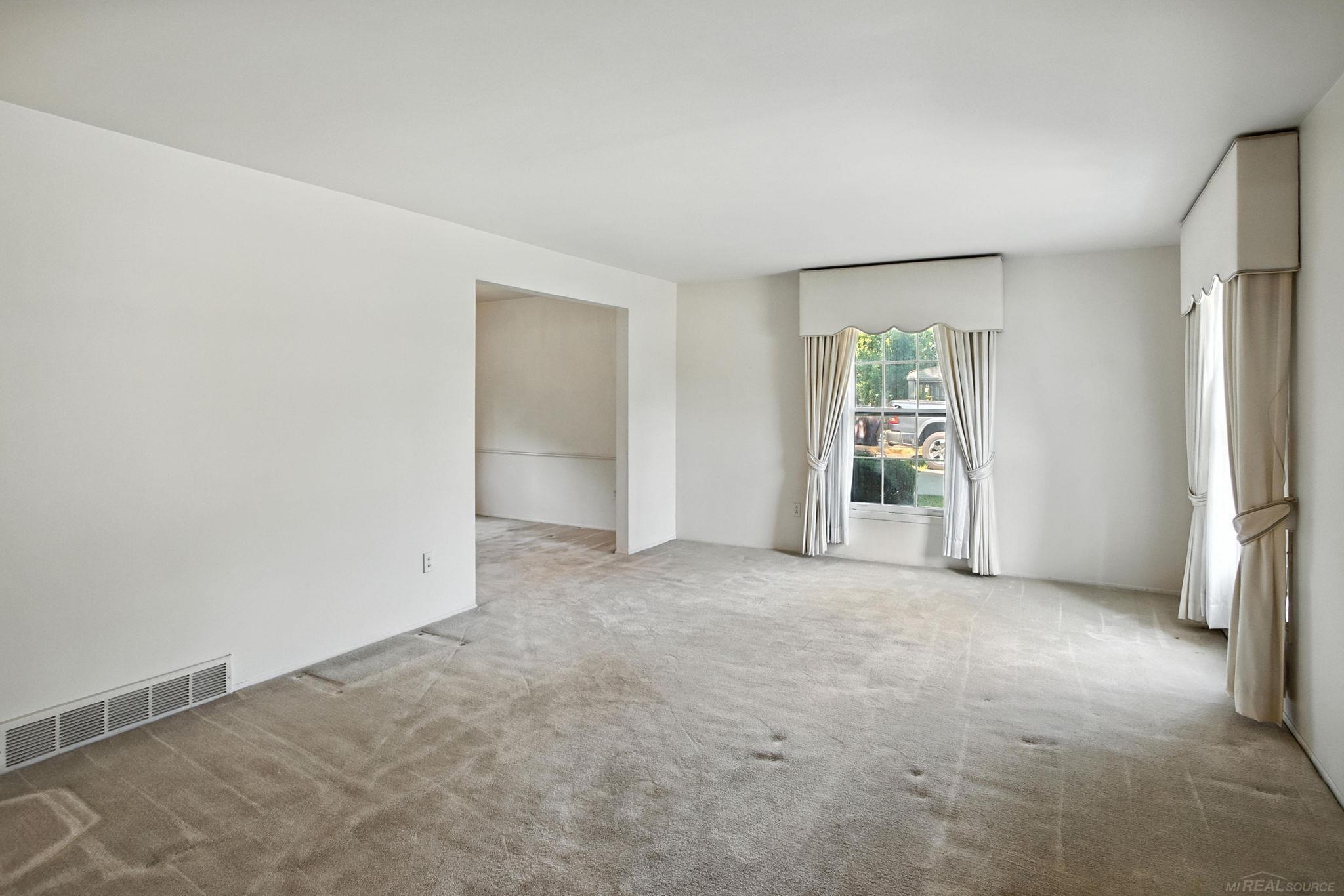 5564 Hobnail Circle