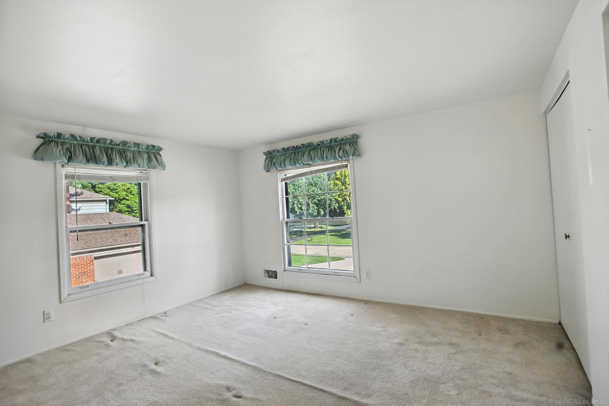 5564 Hobnail Circle