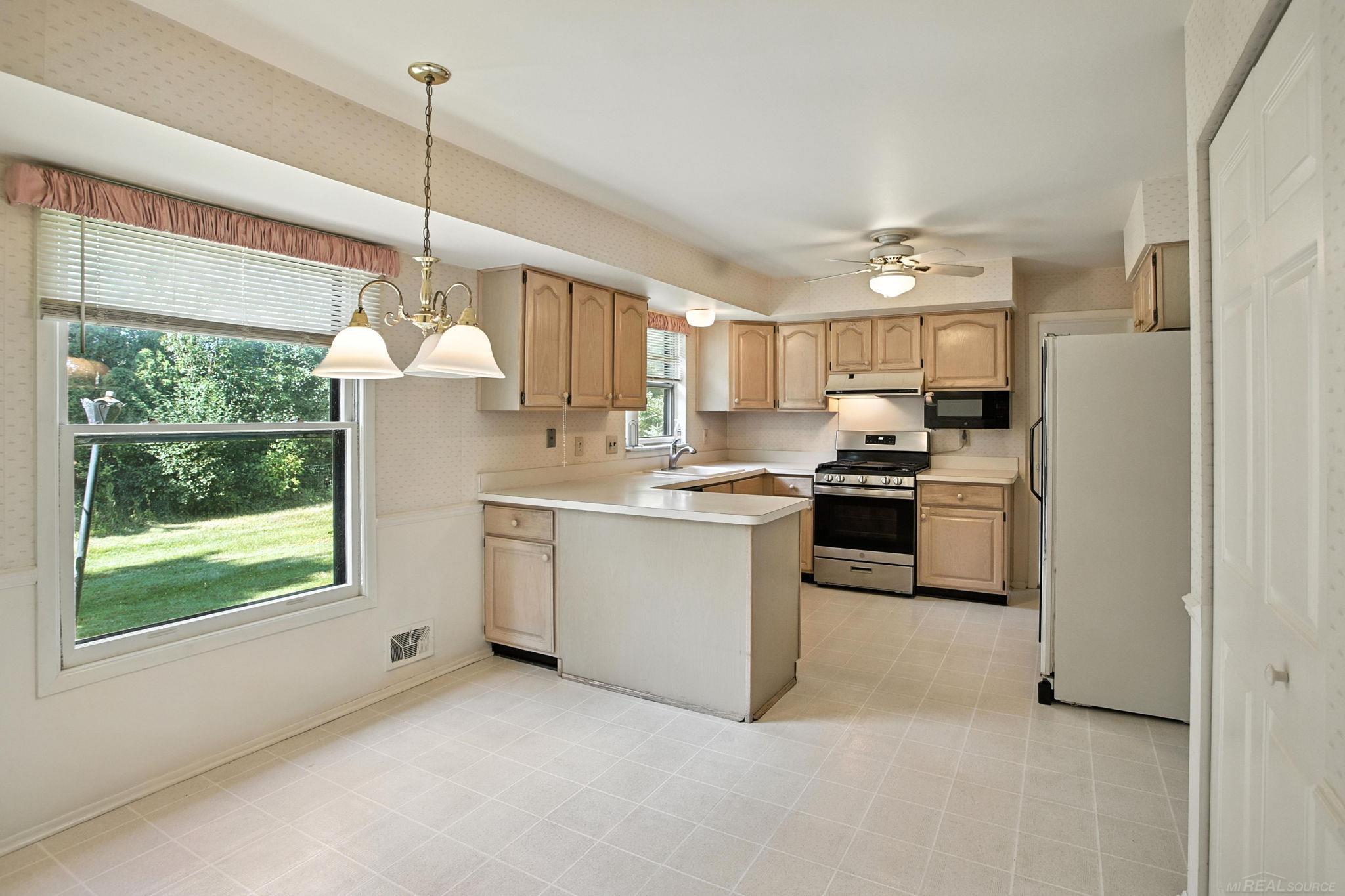 5564 Hobnail Circle