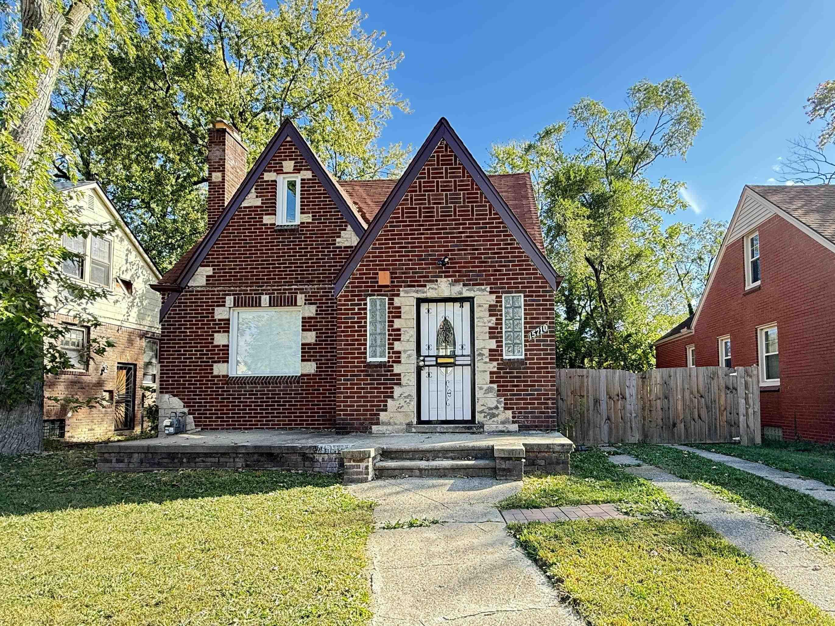 15710 Biltmore Street