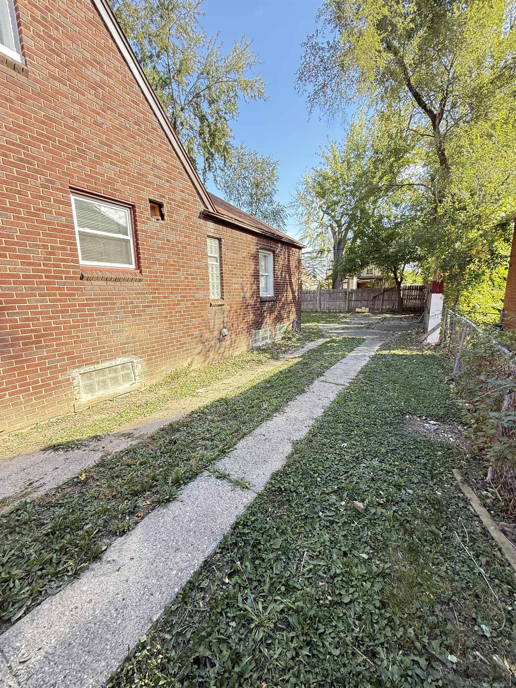 15710 Biltmore Street