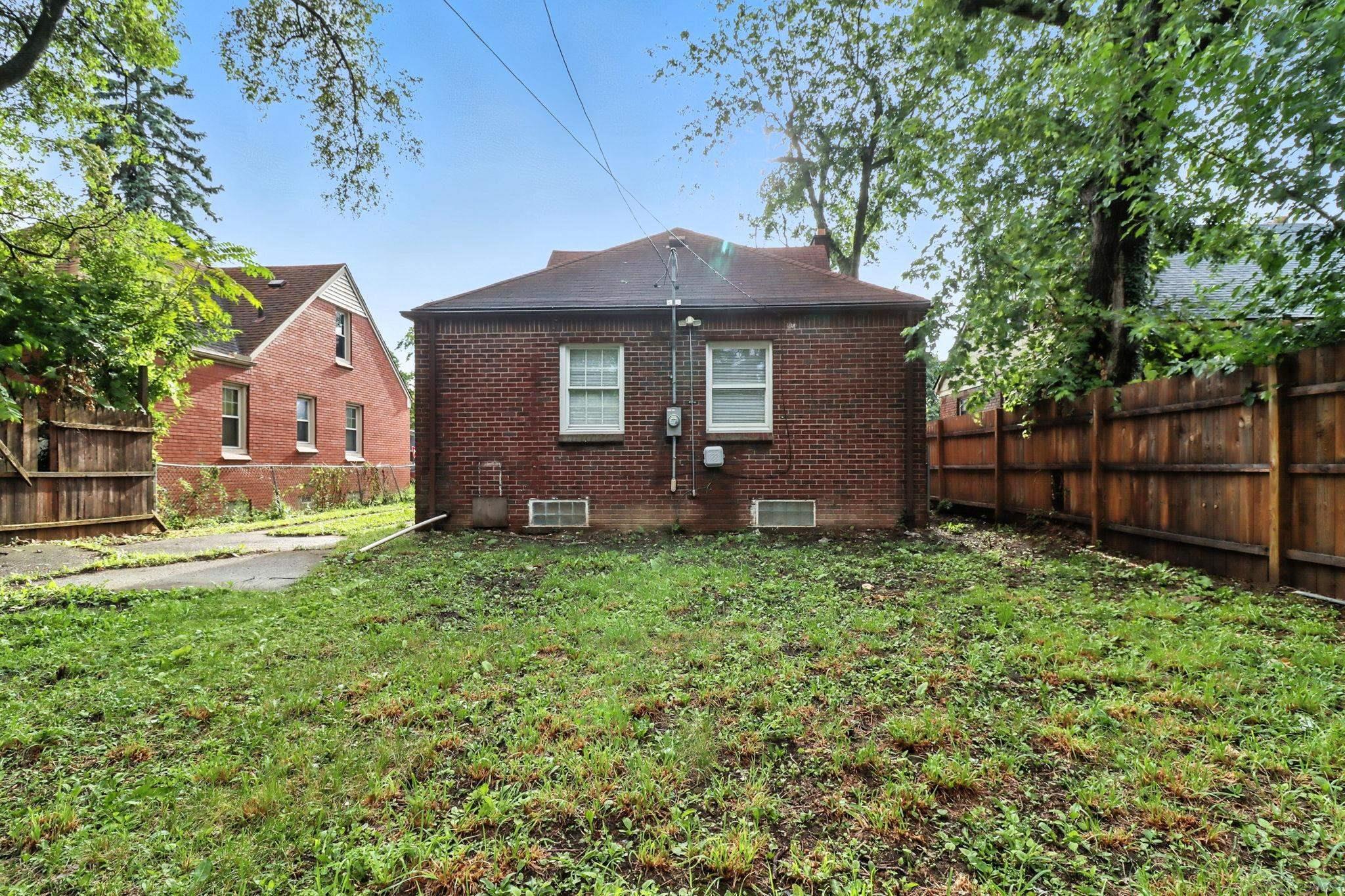 15710 Biltmore Street