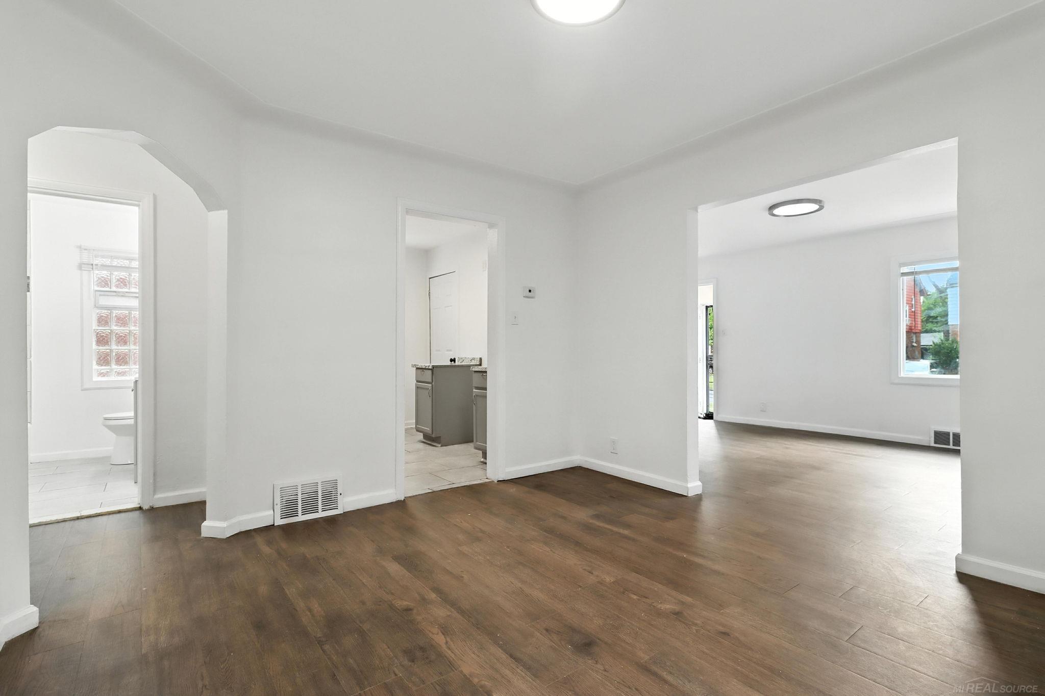 15710 Biltmore Street