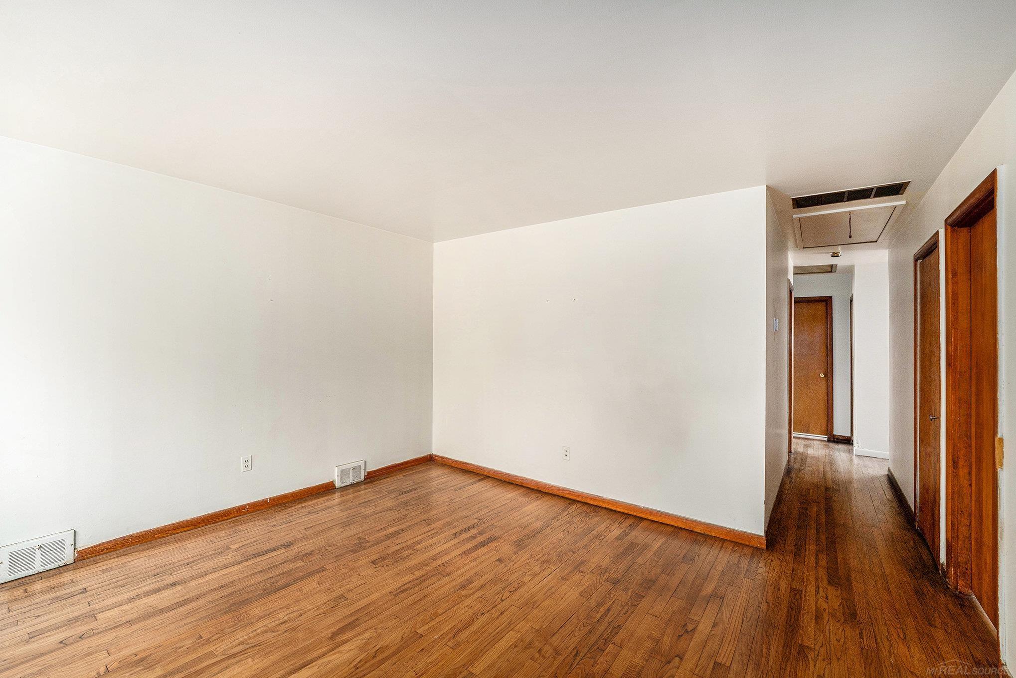 20107 Saint Francis Street