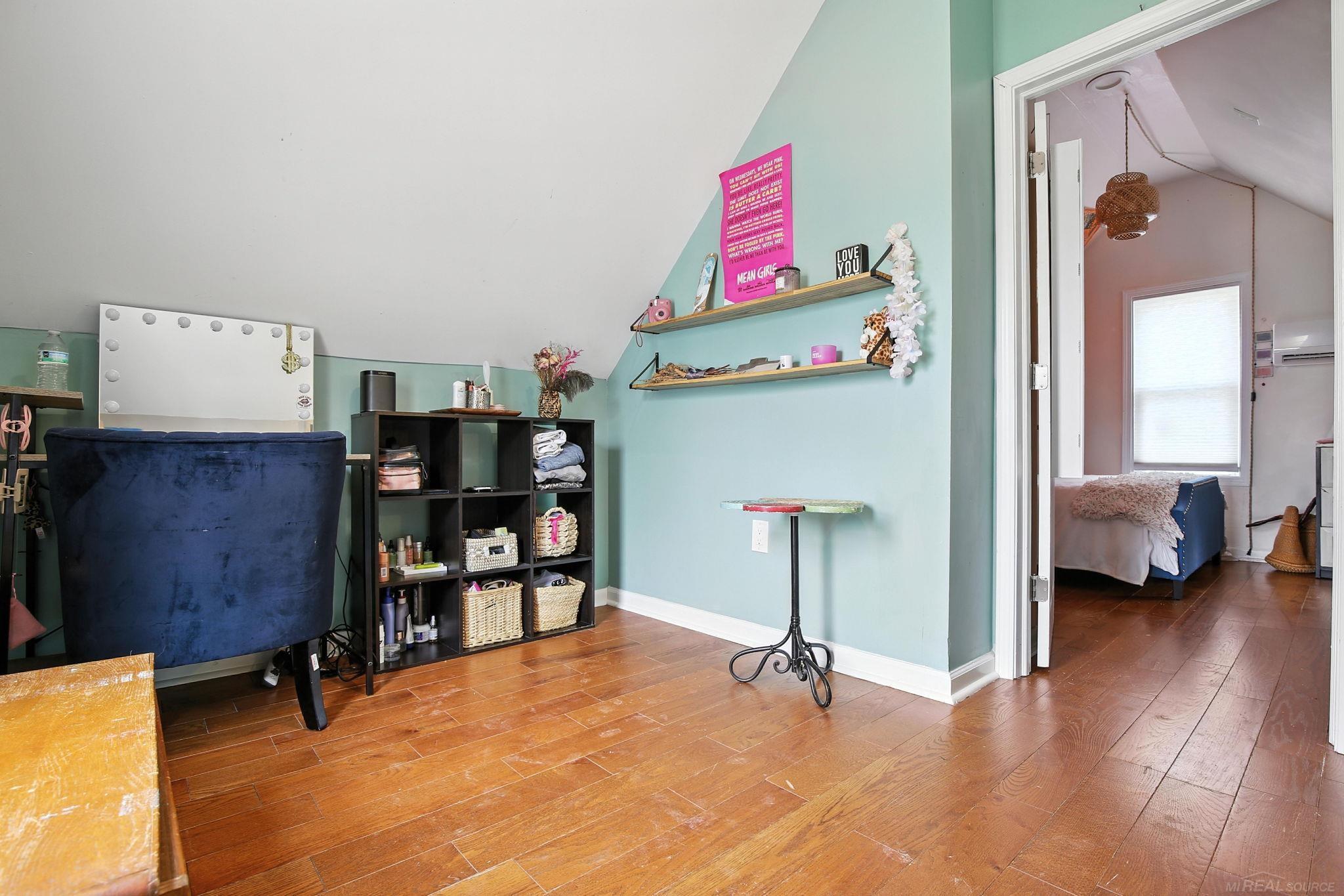 229 W Flint Street