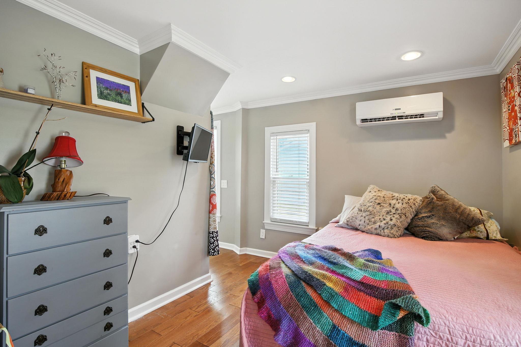 229 W Flint Street