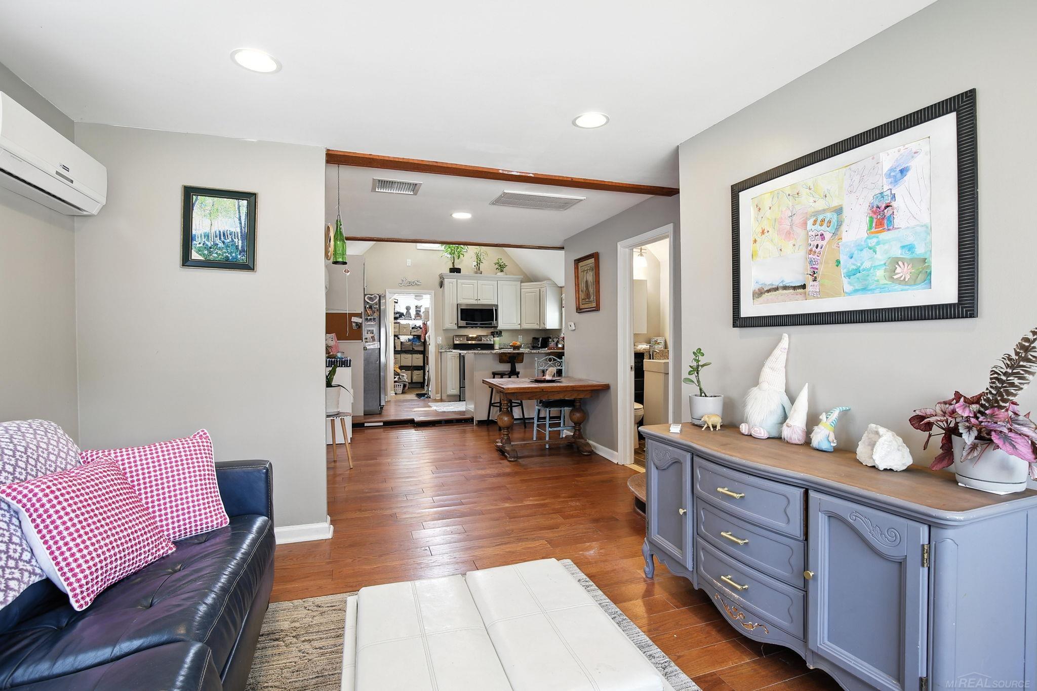 229 W Flint Street