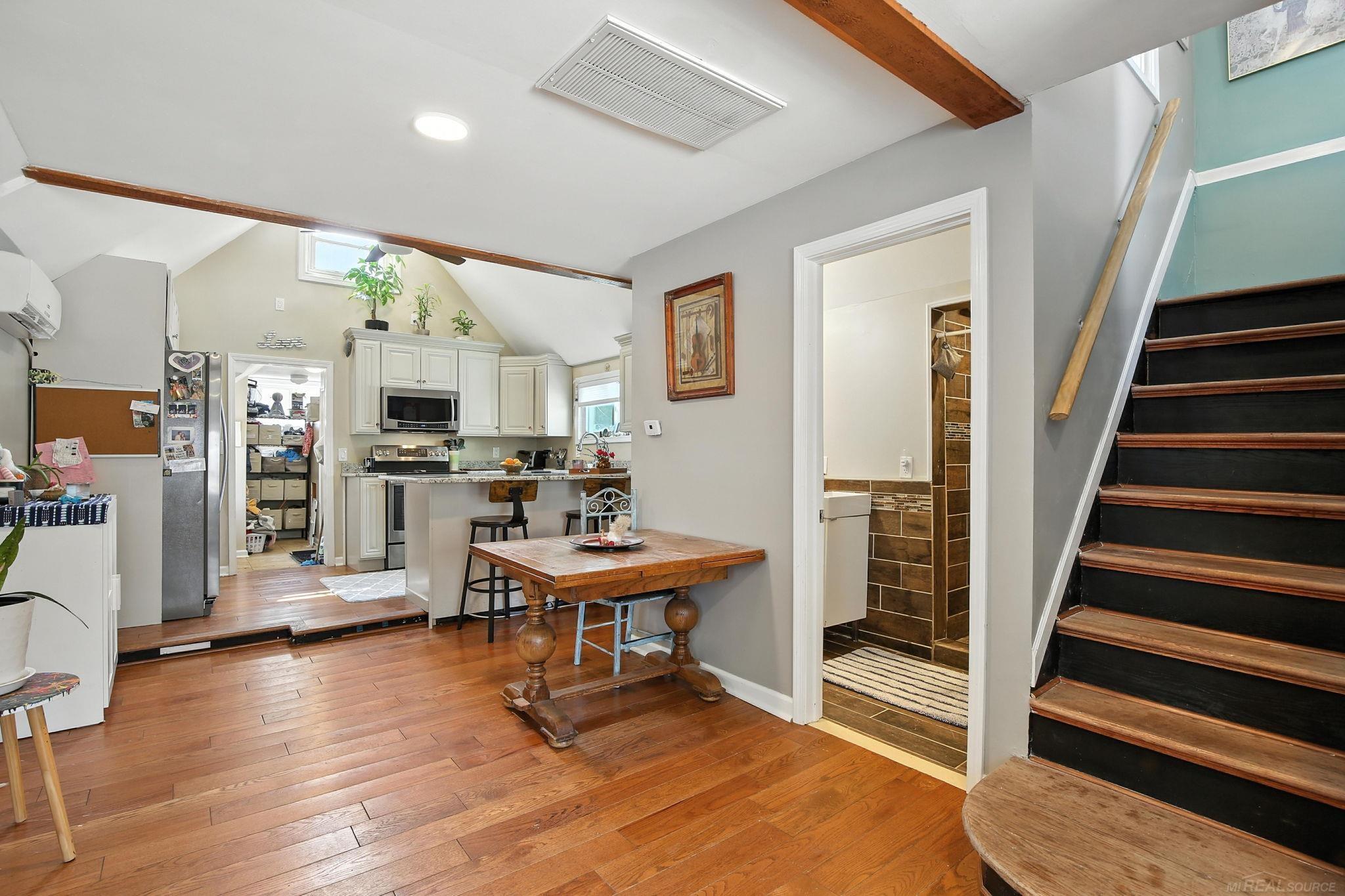 229 W Flint Street