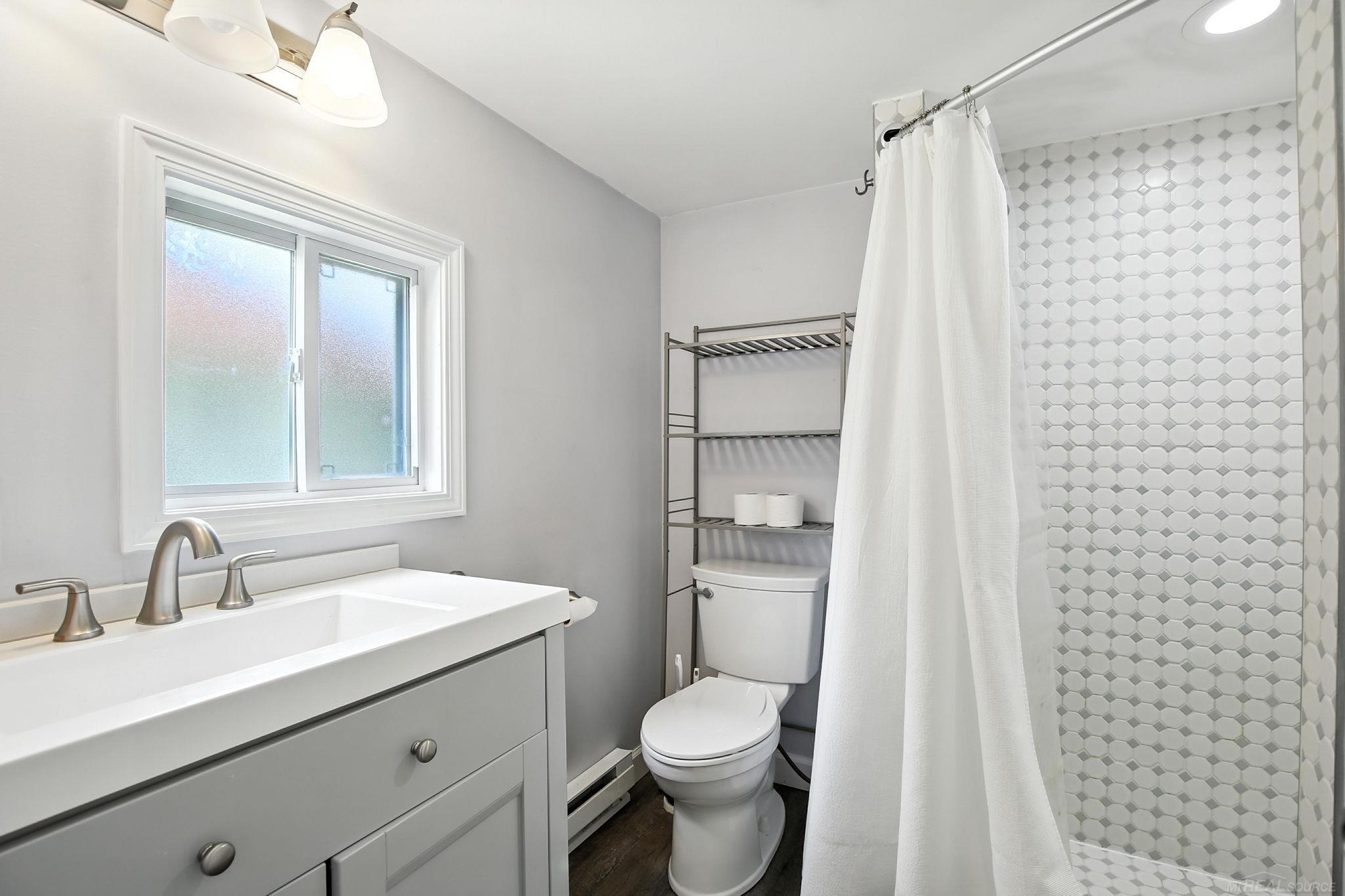 229 W Flint Street