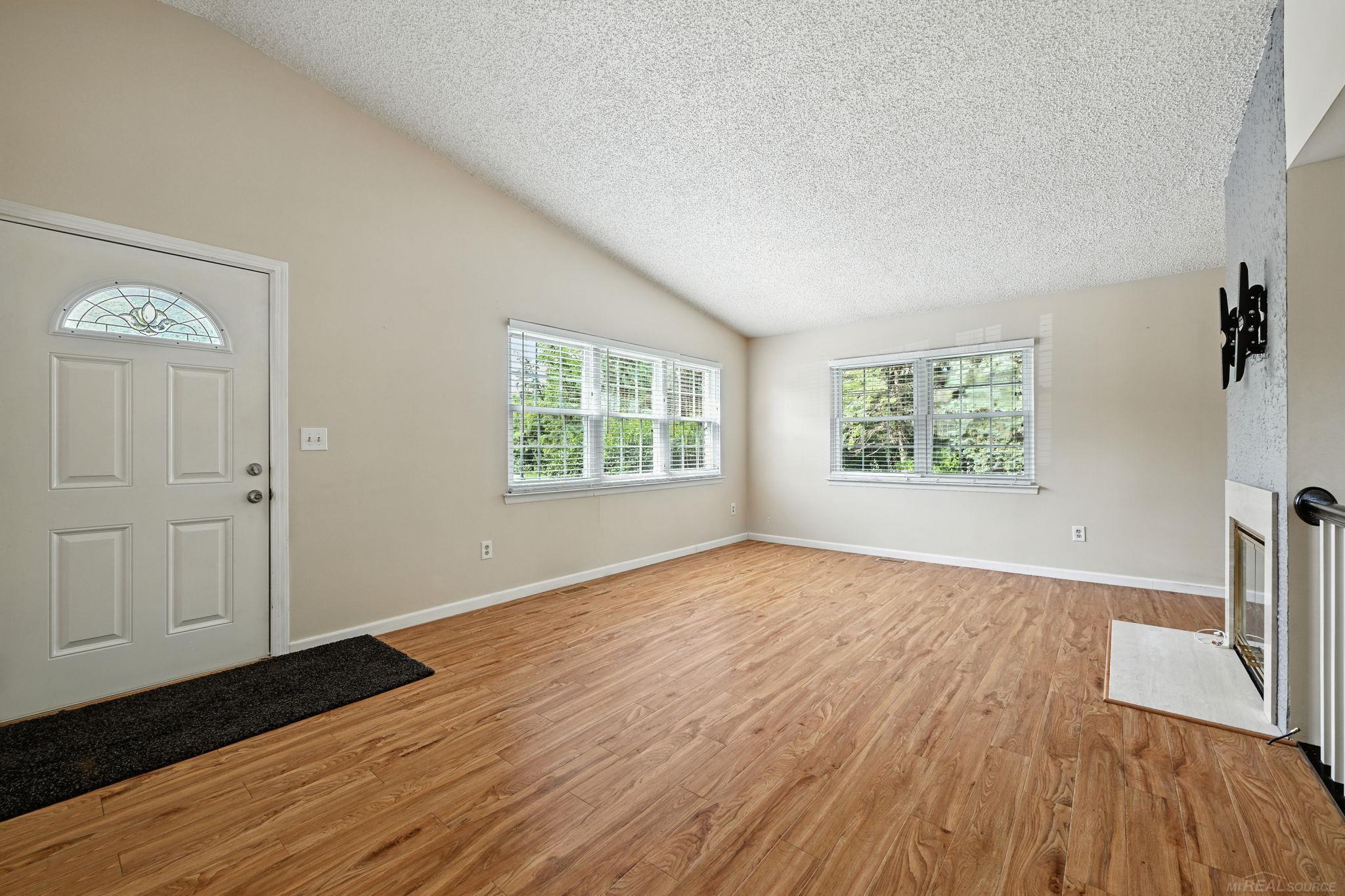 19523 Dartmouth Place