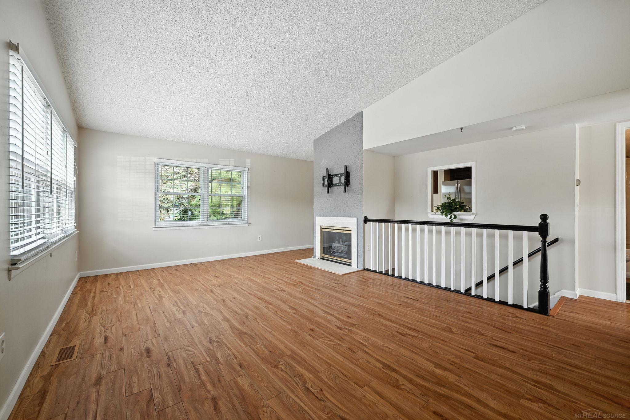 19523 Dartmouth Place