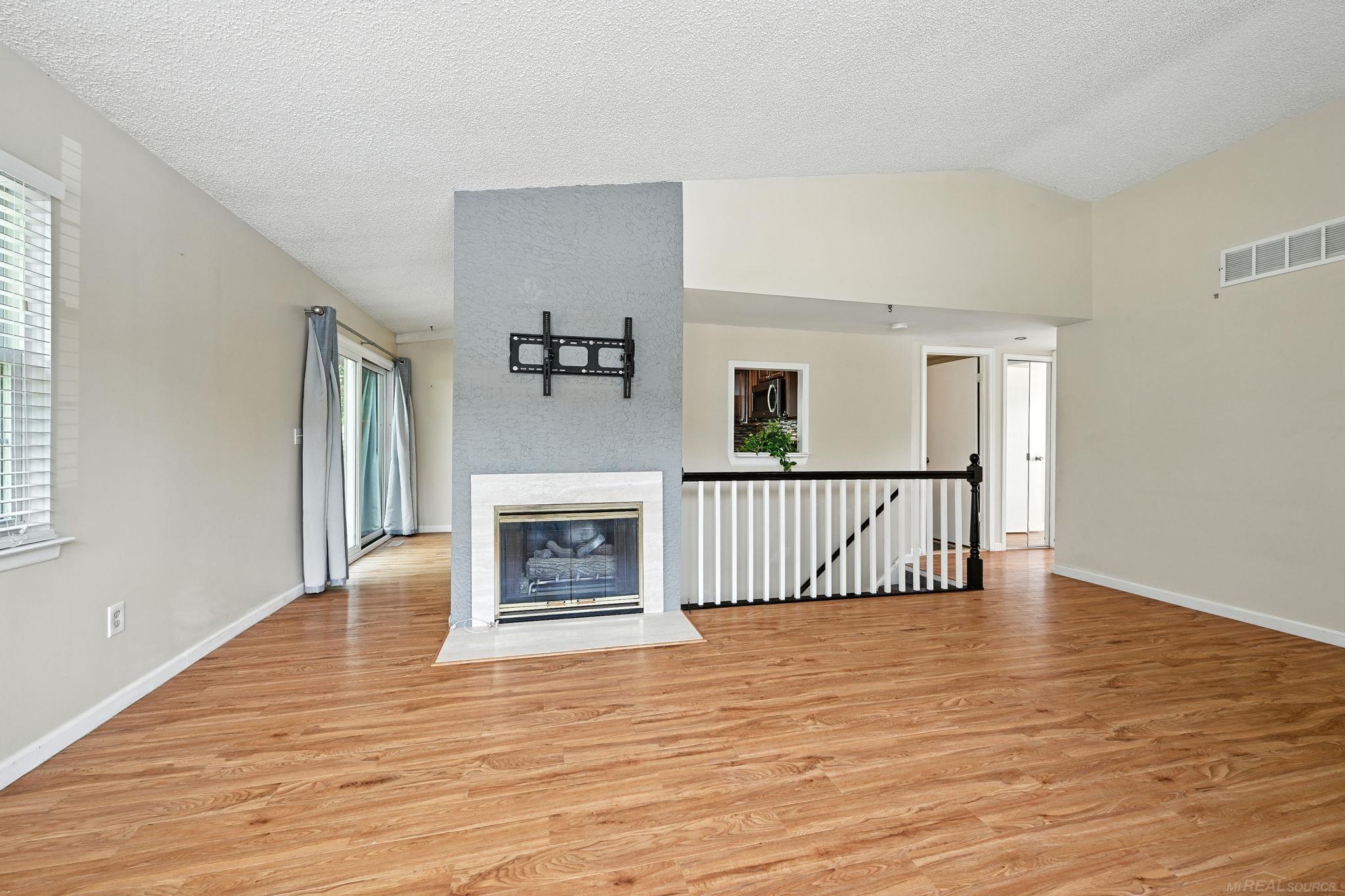 19523 Dartmouth Place