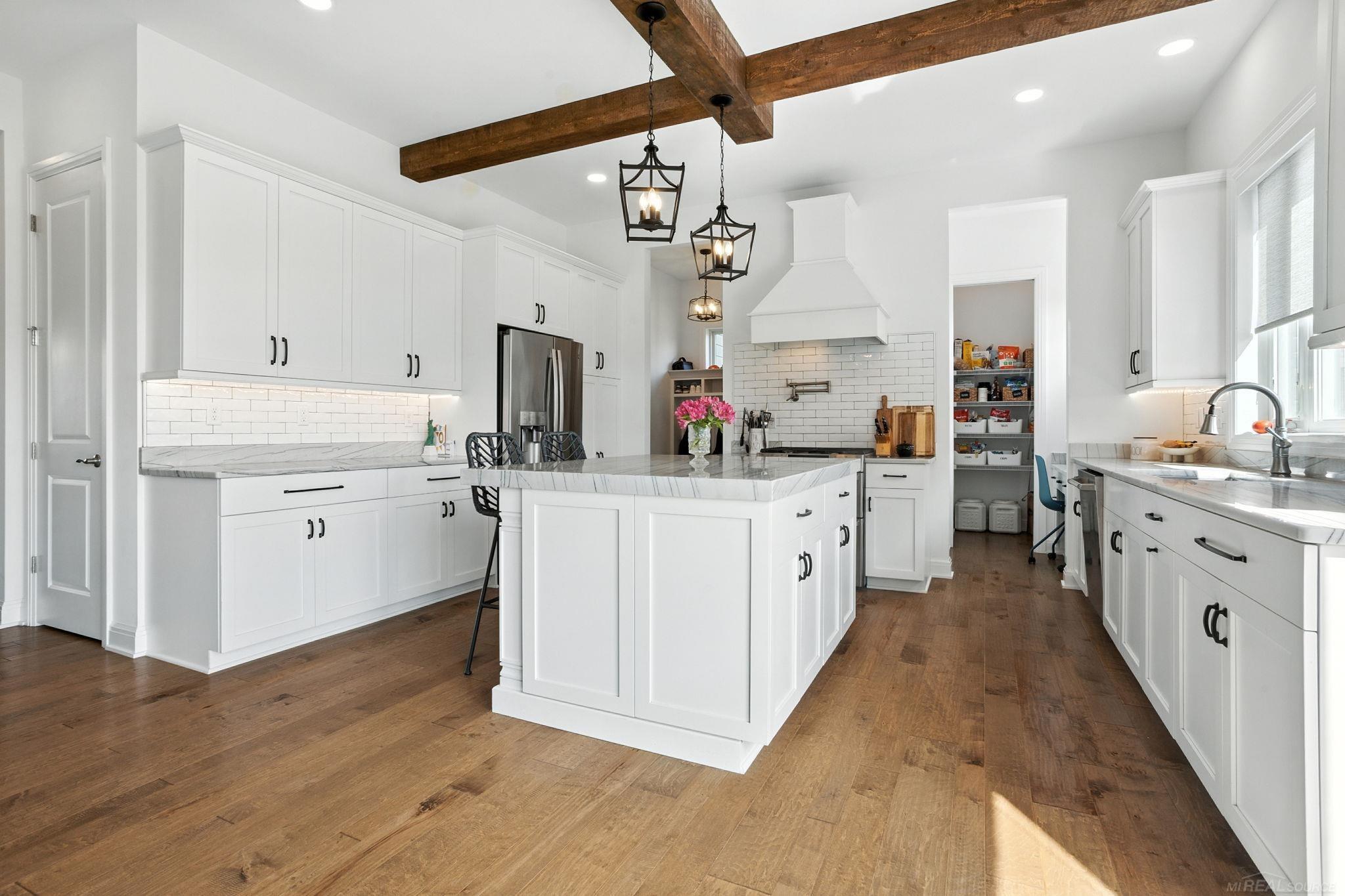 3299 Holland Park Court