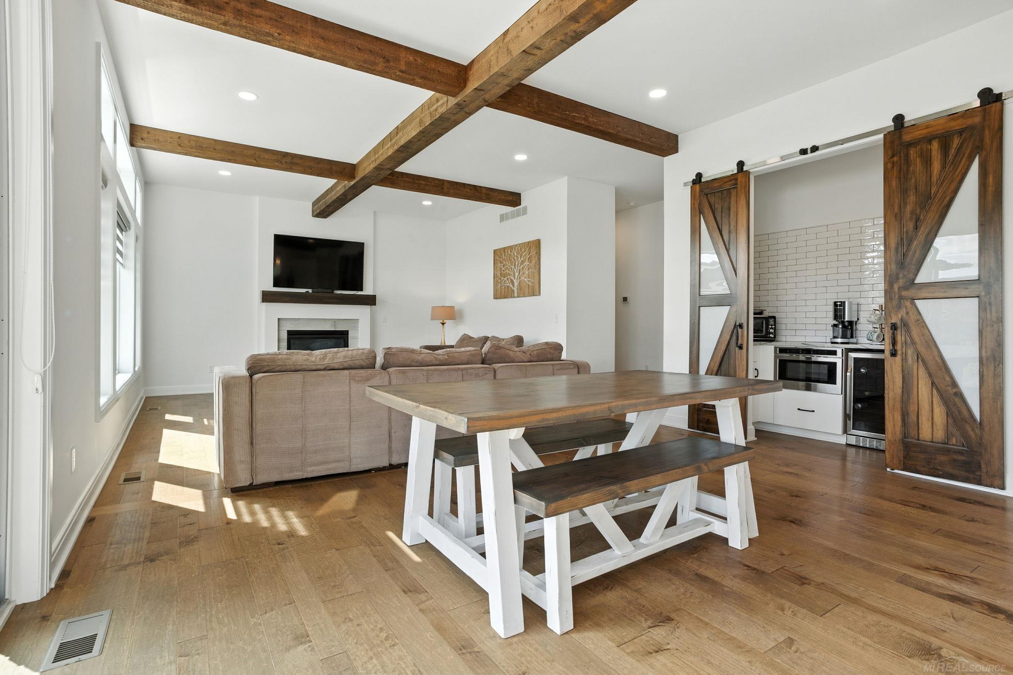 3299 Holland Park Court