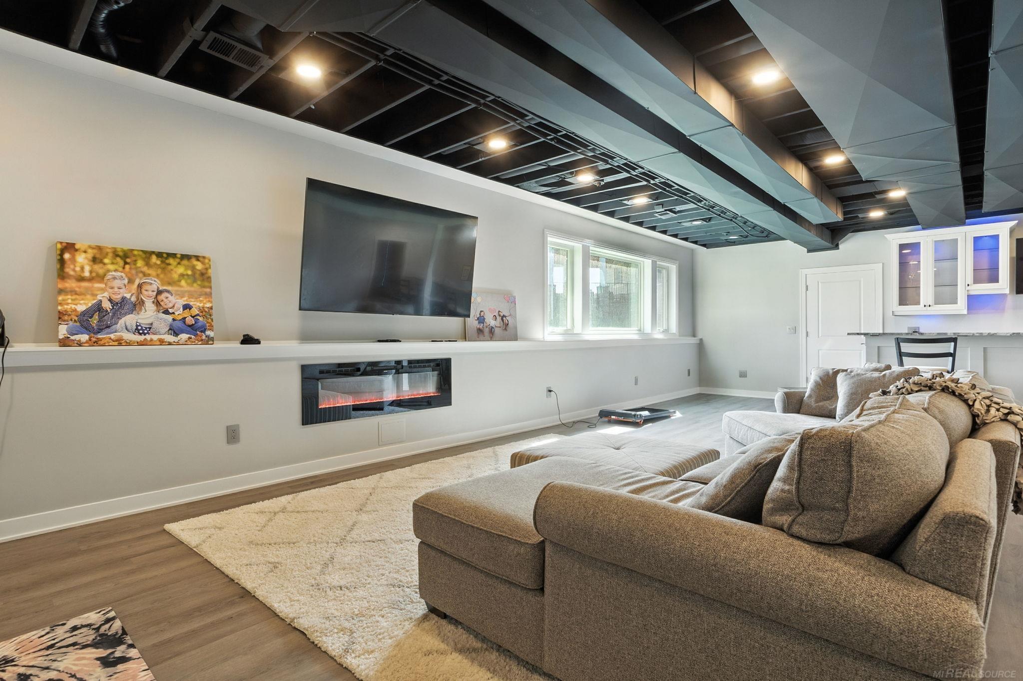 3299 Holland Park Court