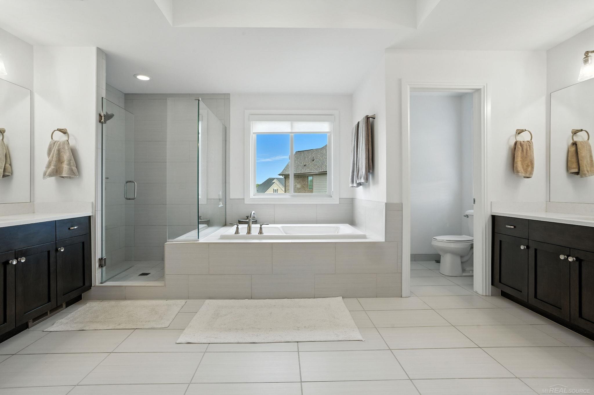 3299 Holland Park Court