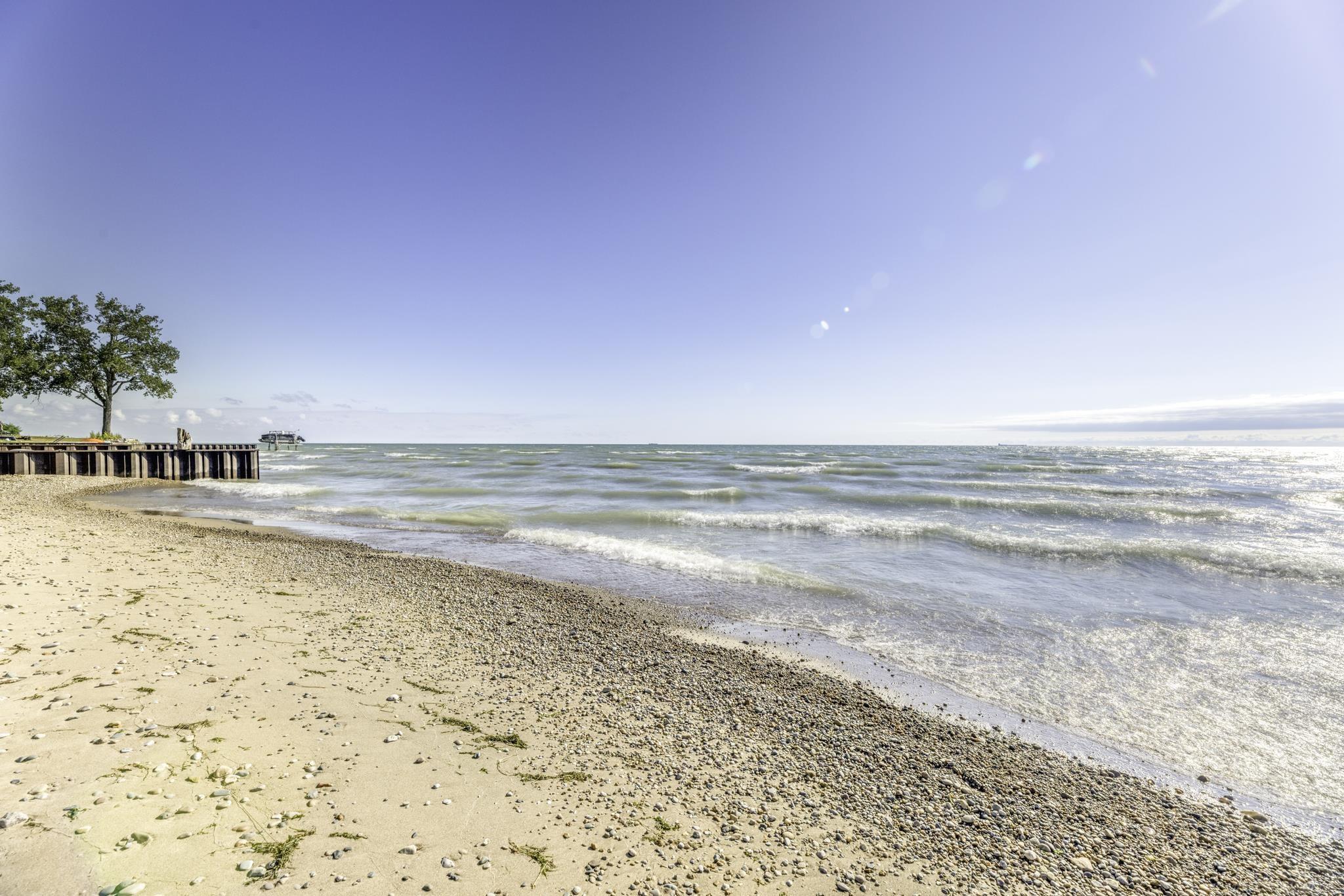 8195 Lakeshore Road