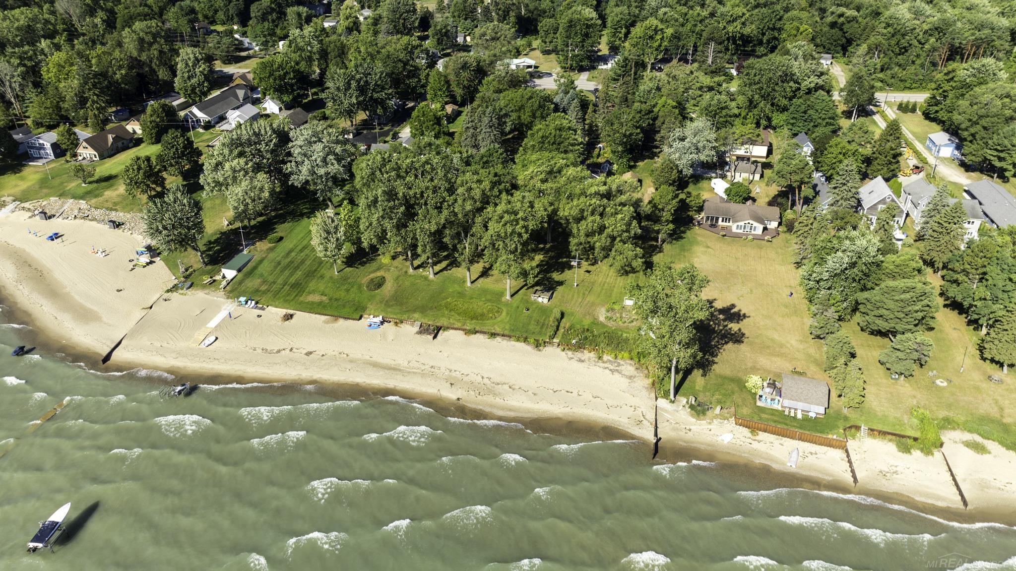 8195 Lakeshore Road