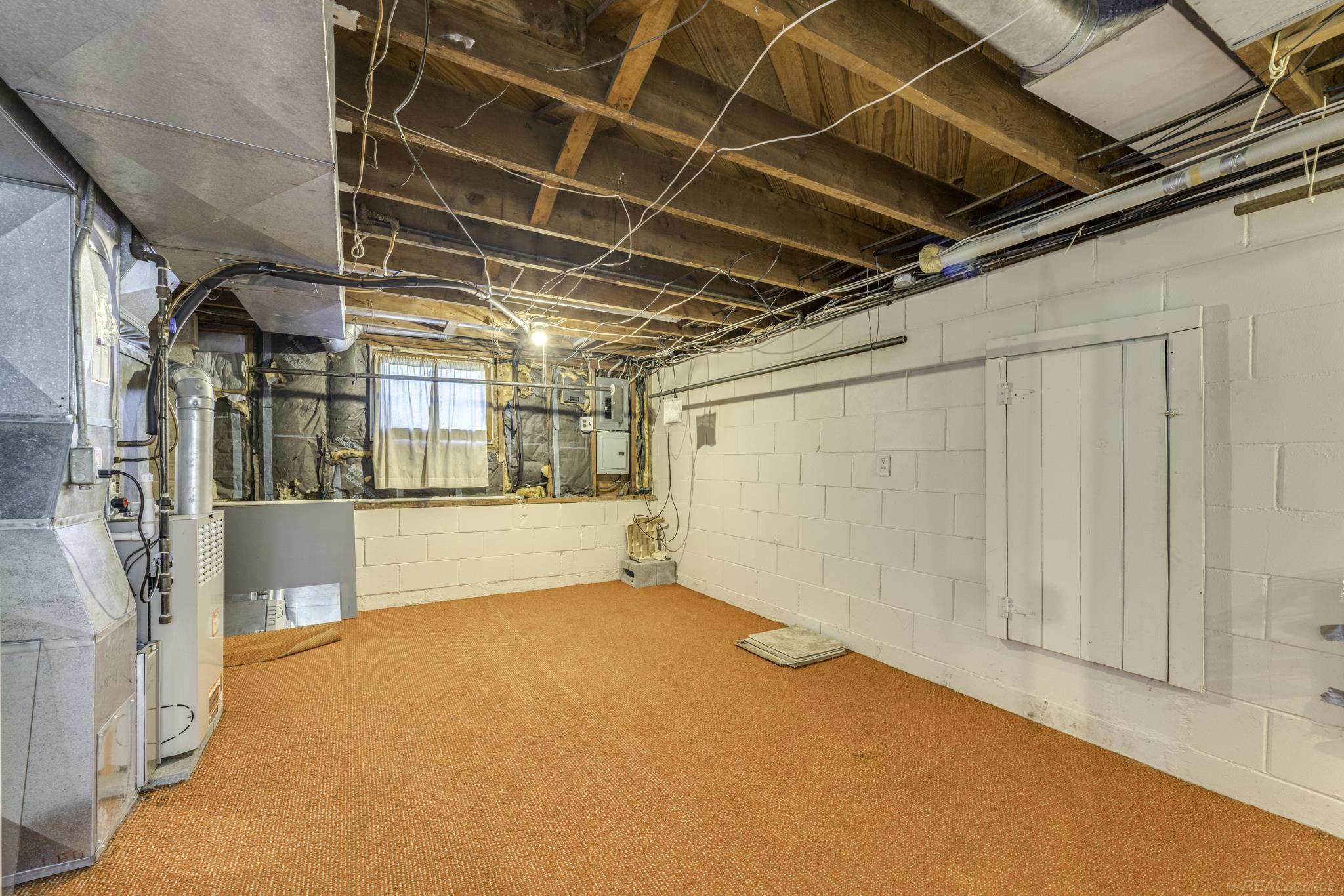 8195 Lakeshore Road