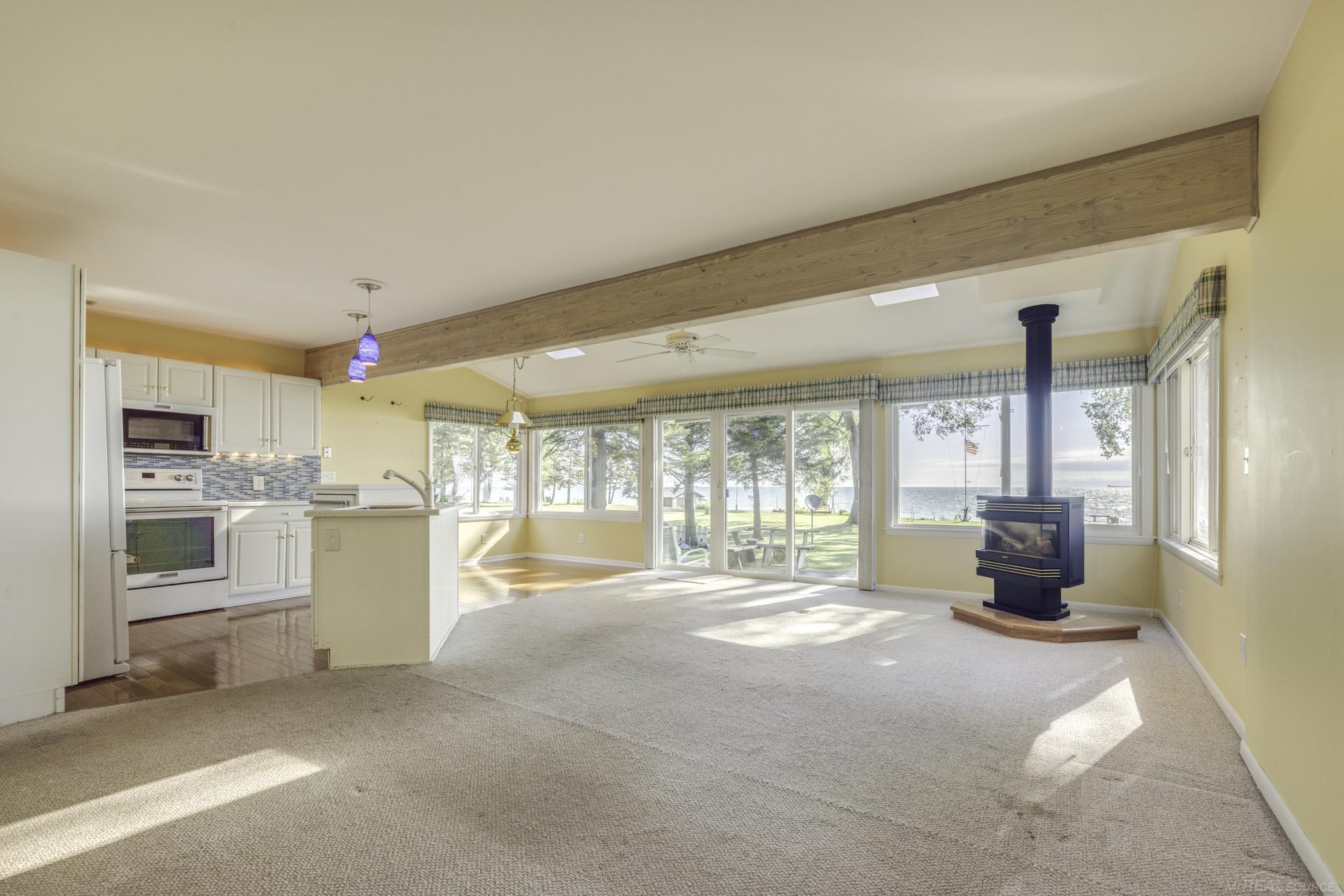 8195 Lakeshore Road