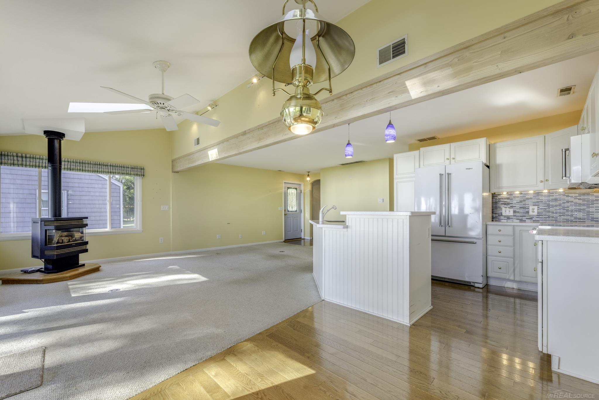 8195 Lakeshore Road