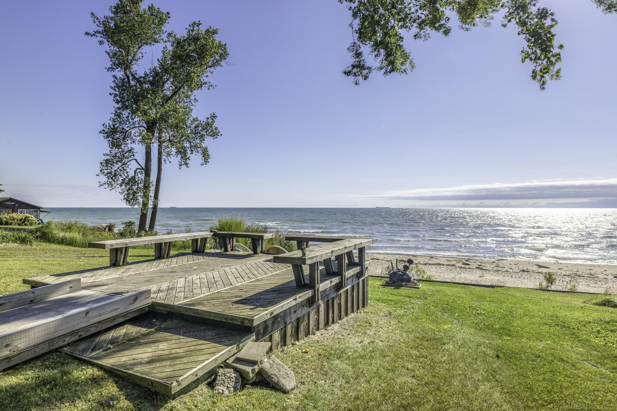 8195 Lakeshore Road
