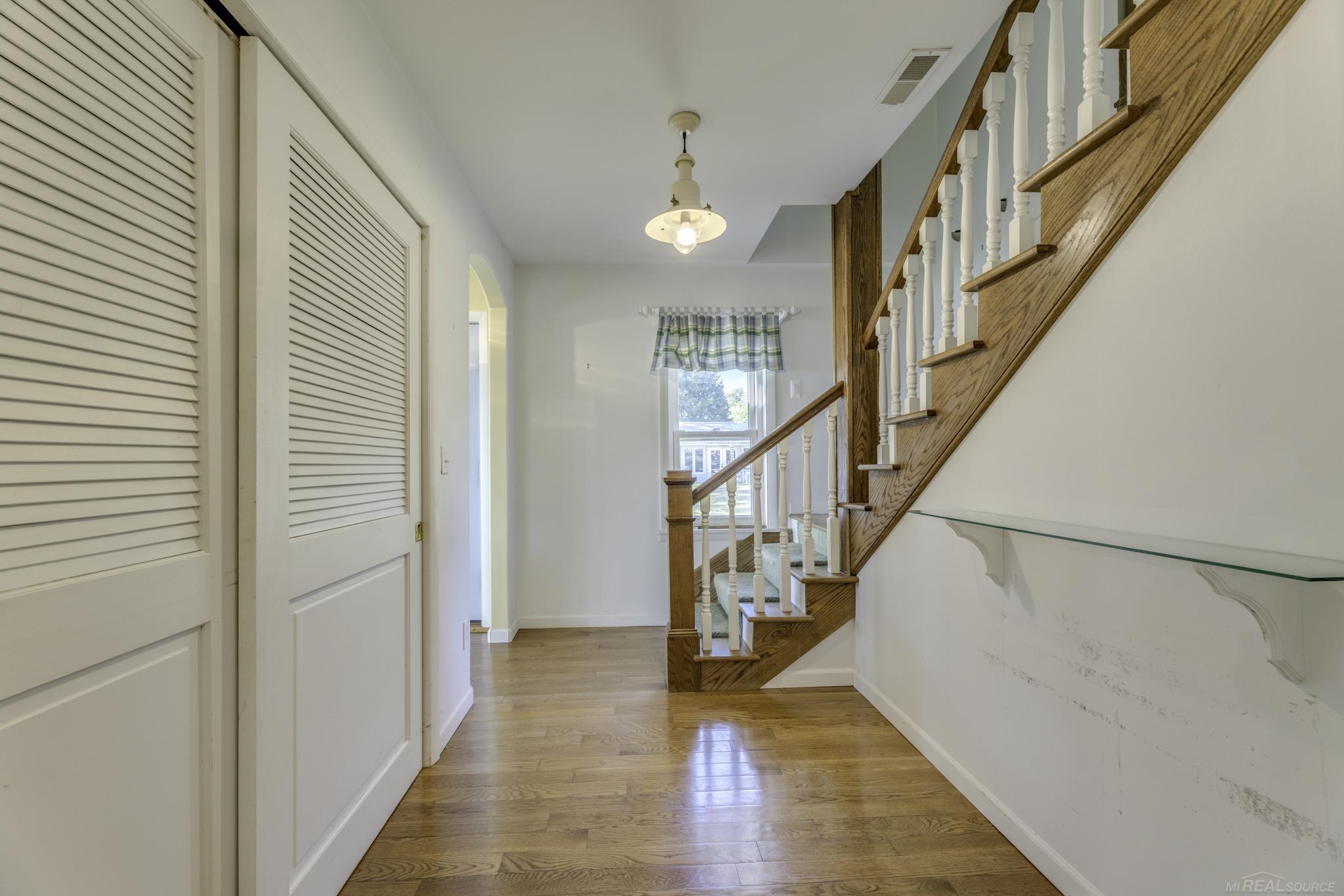 8195 Lakeshore Road