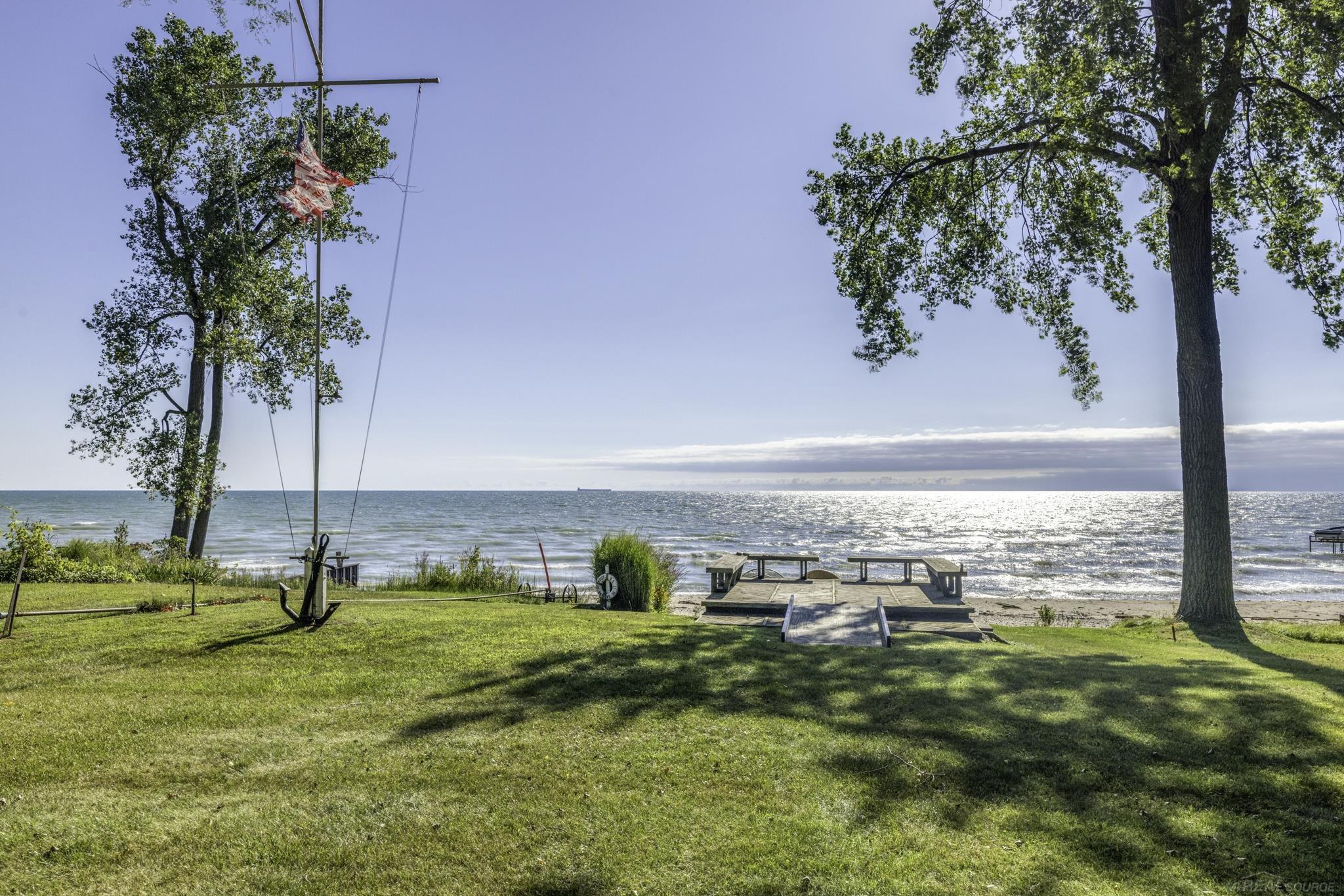 8195 Lakeshore Road