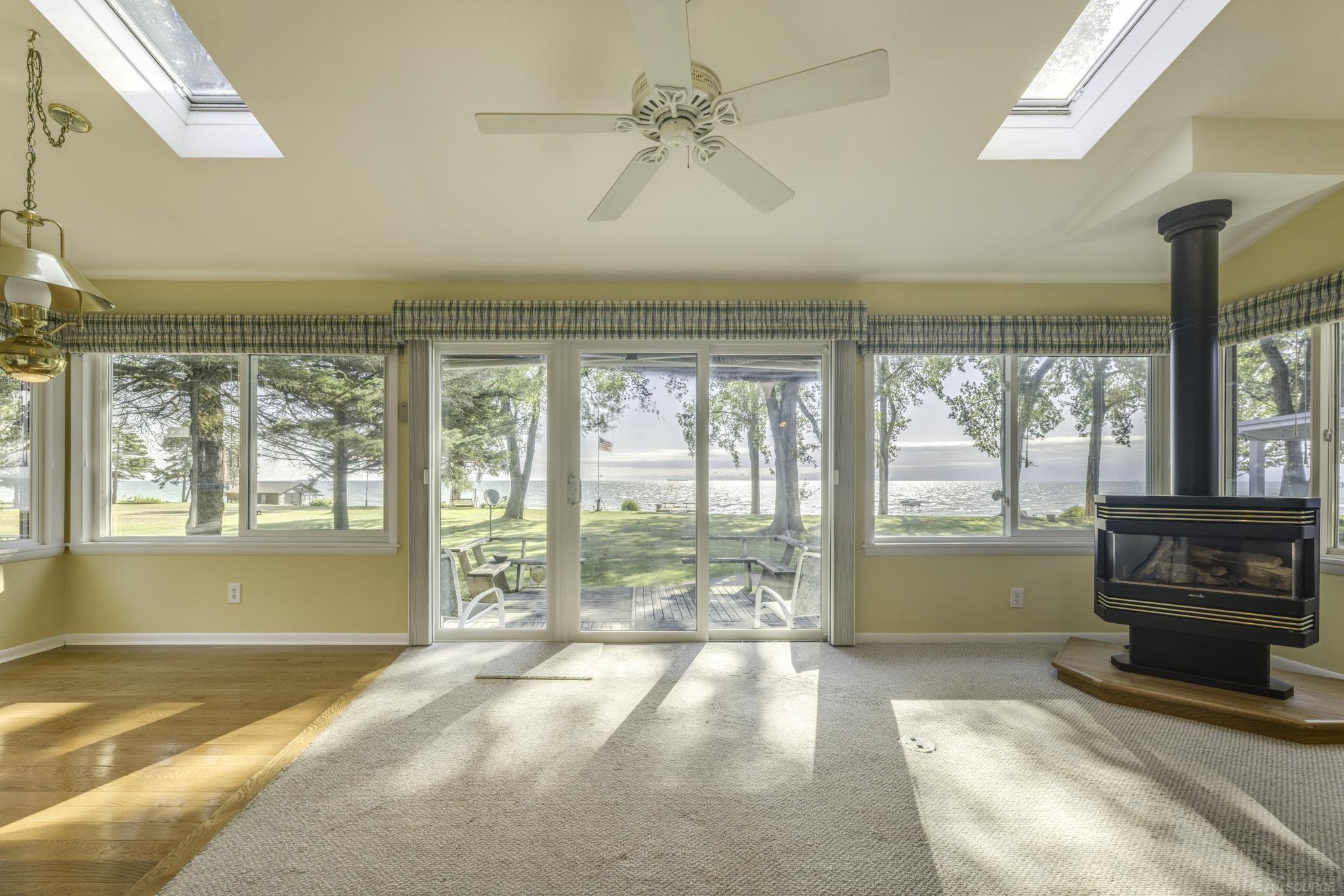 8195 Lakeshore Road