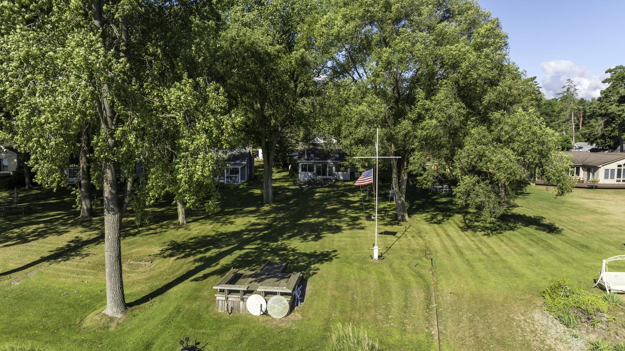 8195 Lakeshore Road