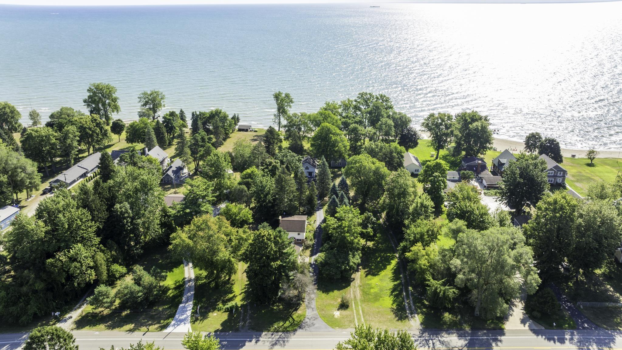 8195 Lakeshore Road