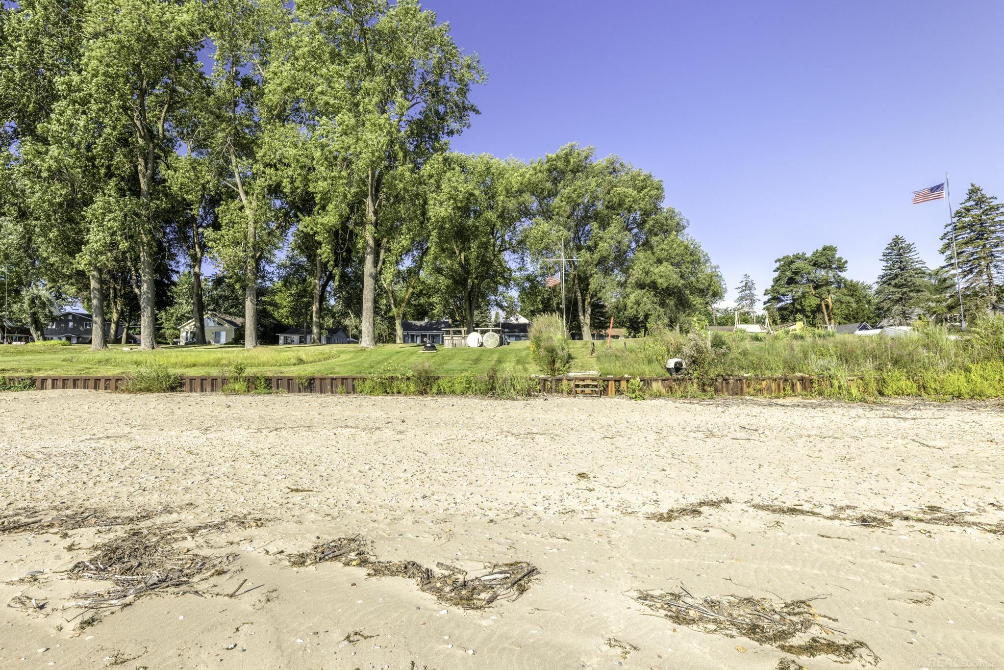 8195 Lakeshore Road