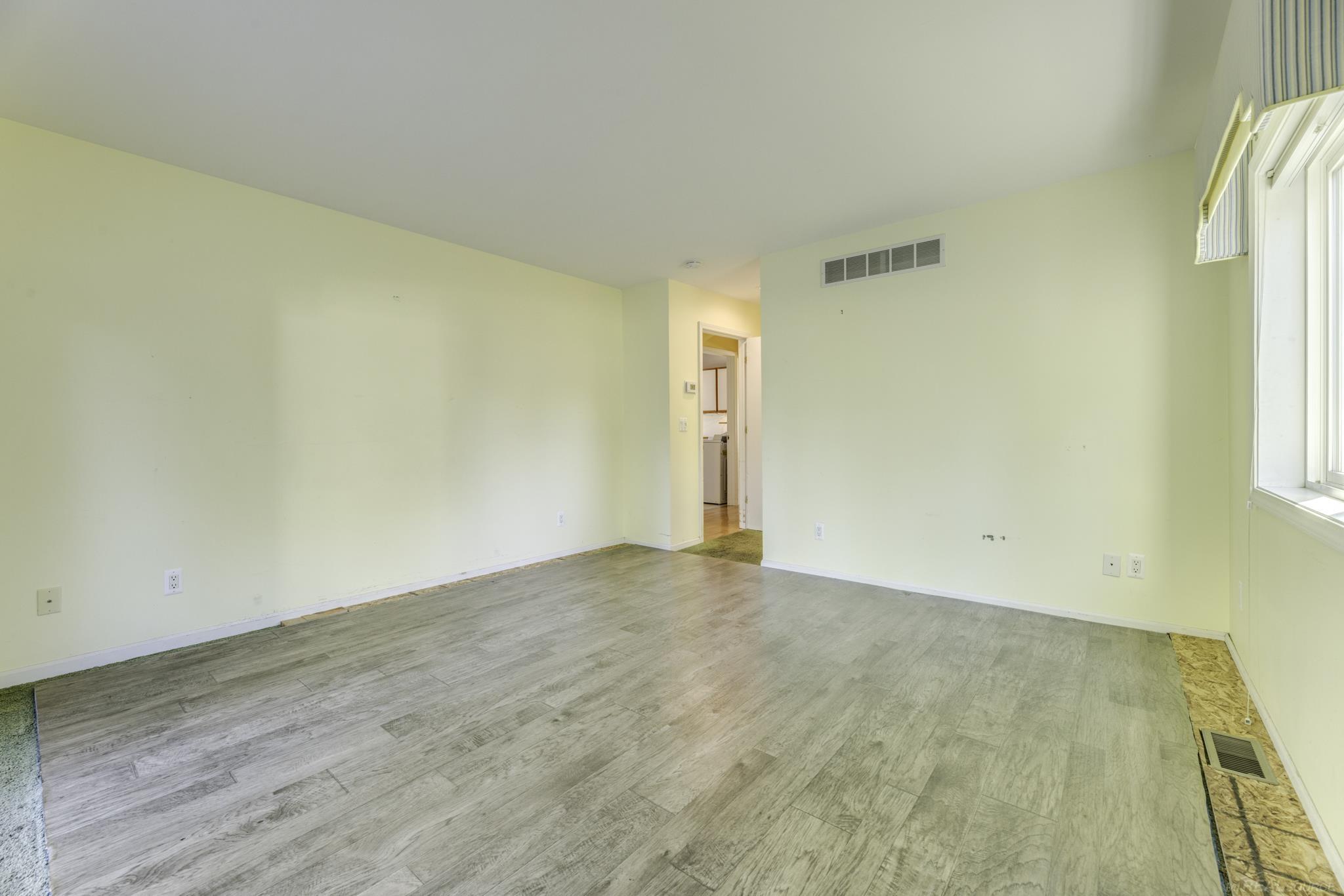 8195 Lakeshore Road