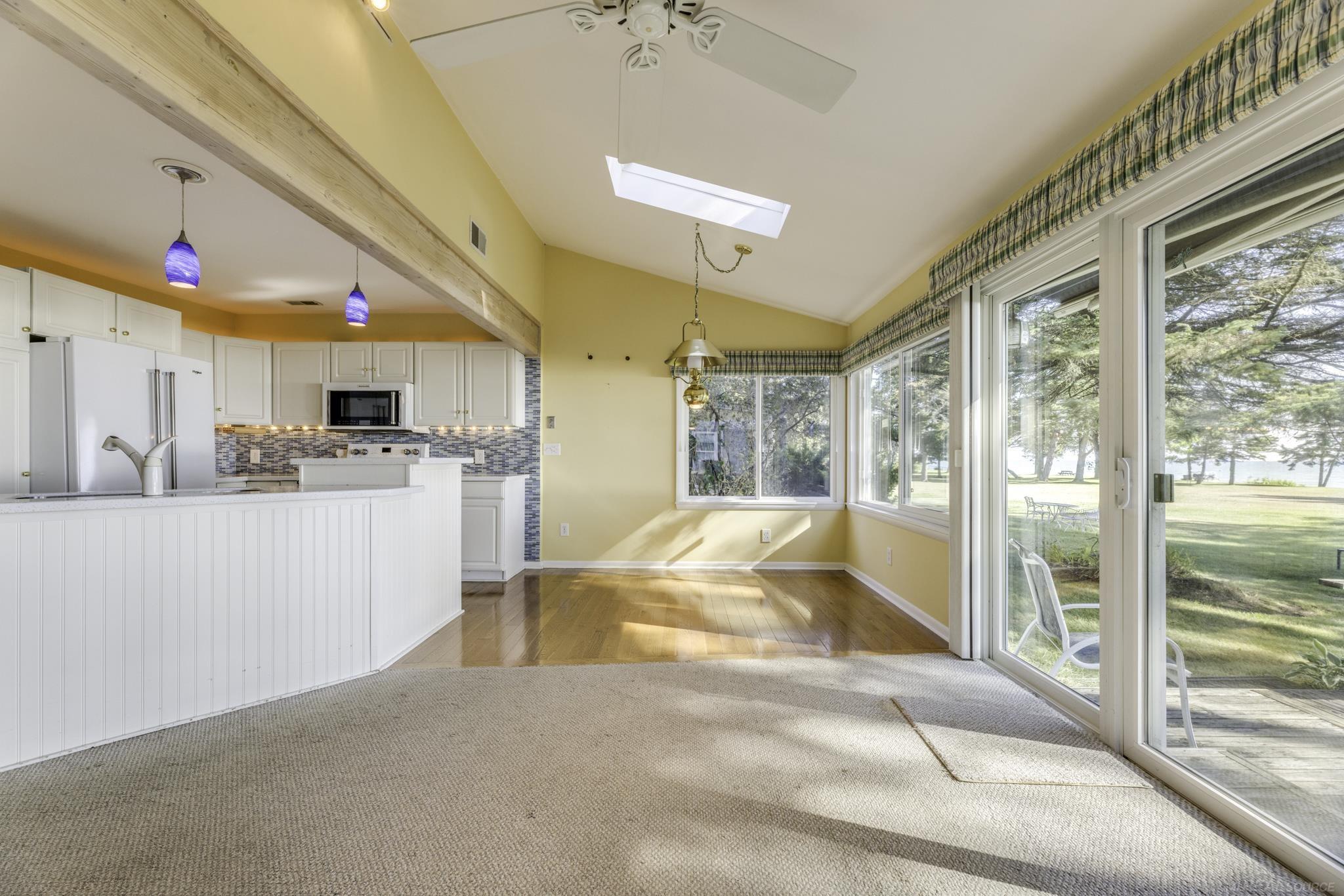 8195 Lakeshore Road