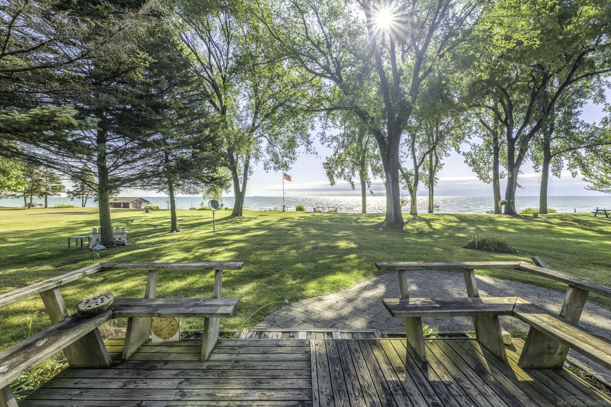 8195 Lakeshore Road