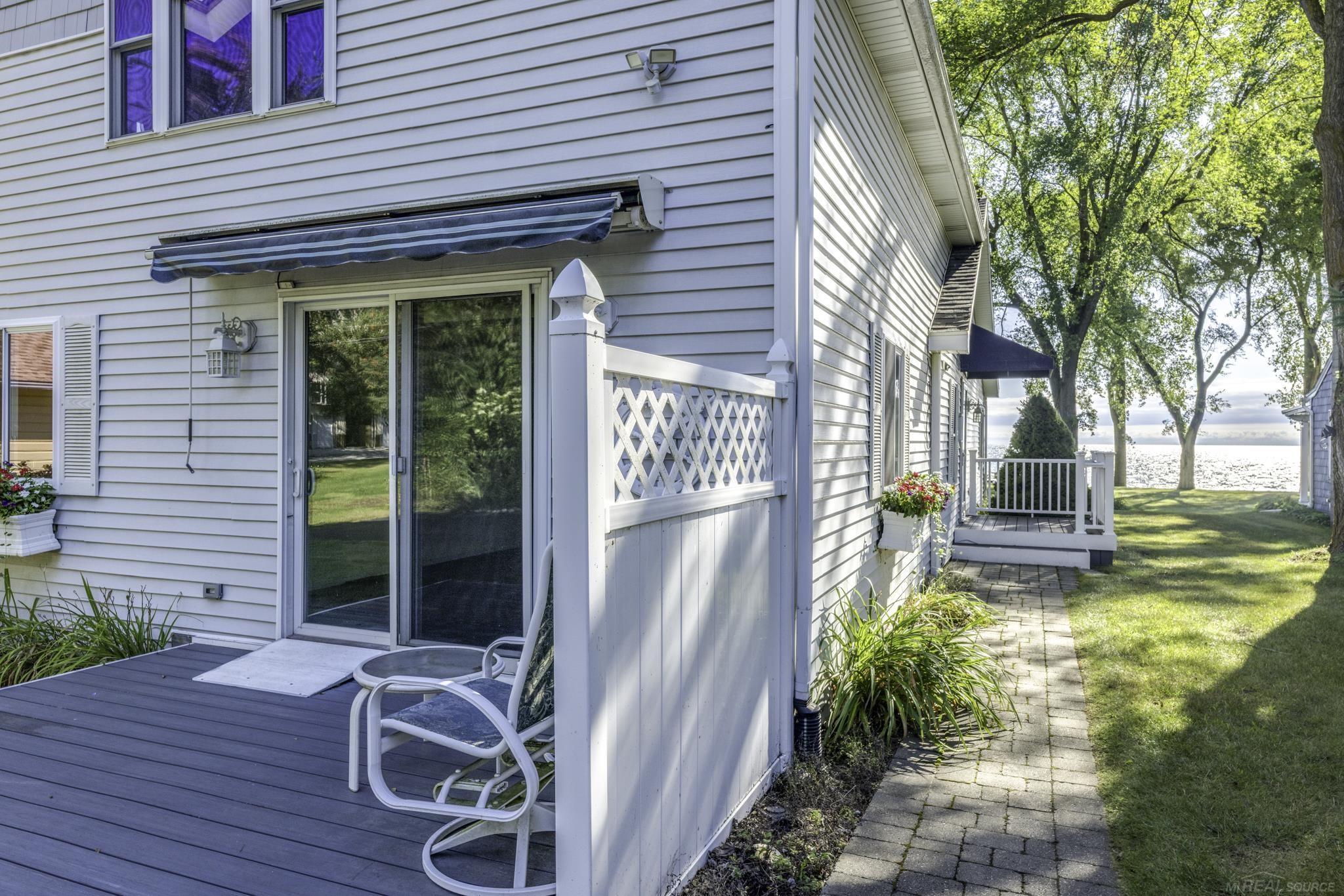 8195 Lakeshore Road