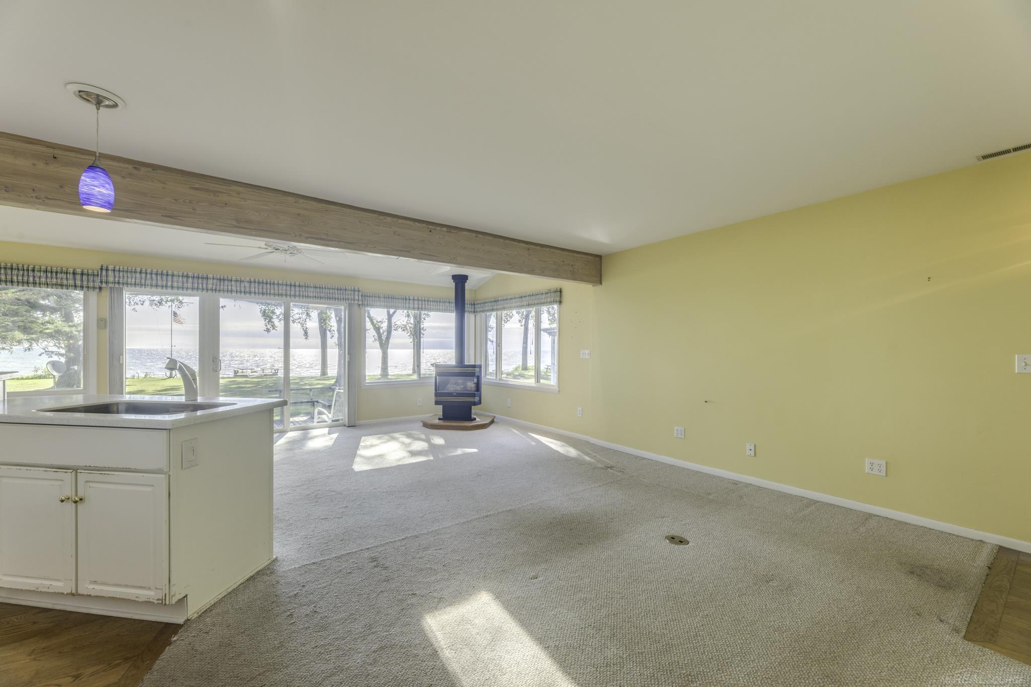 8195 Lakeshore Road