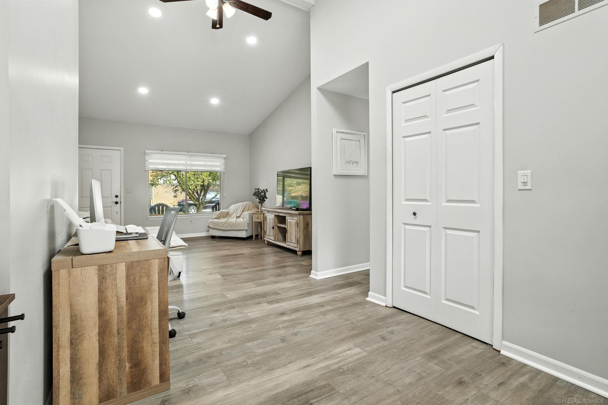 40945 W Magnolia Drive