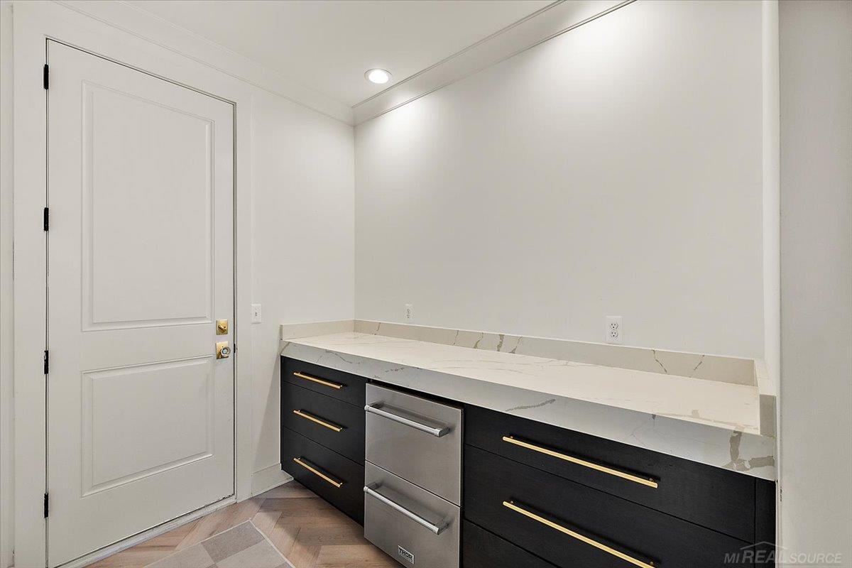 8167 Morningside Drive