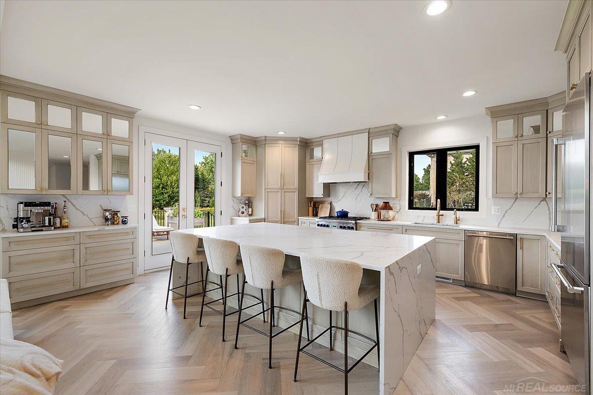 8167 Morningside Drive