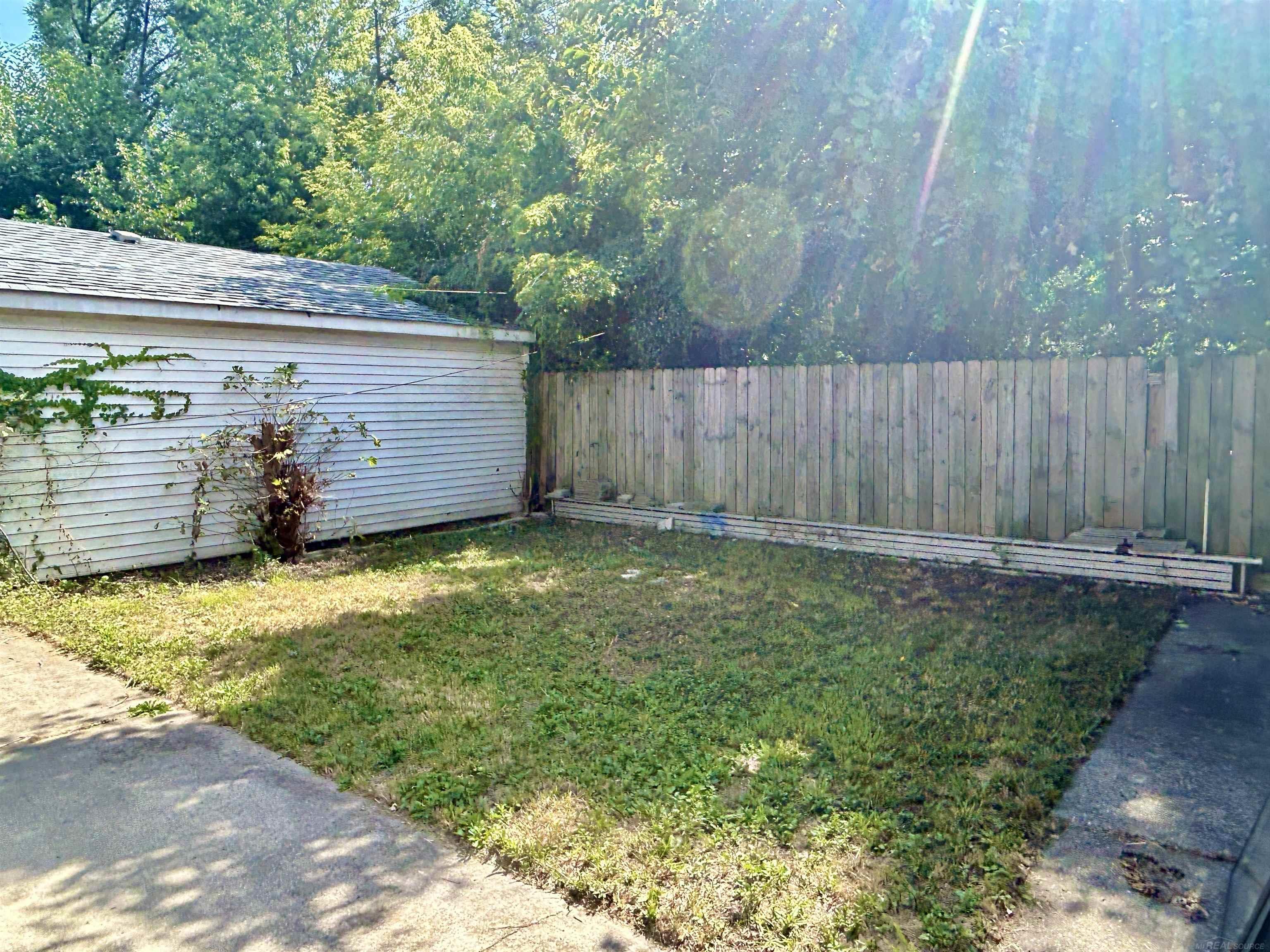 9892 E Outer Drive